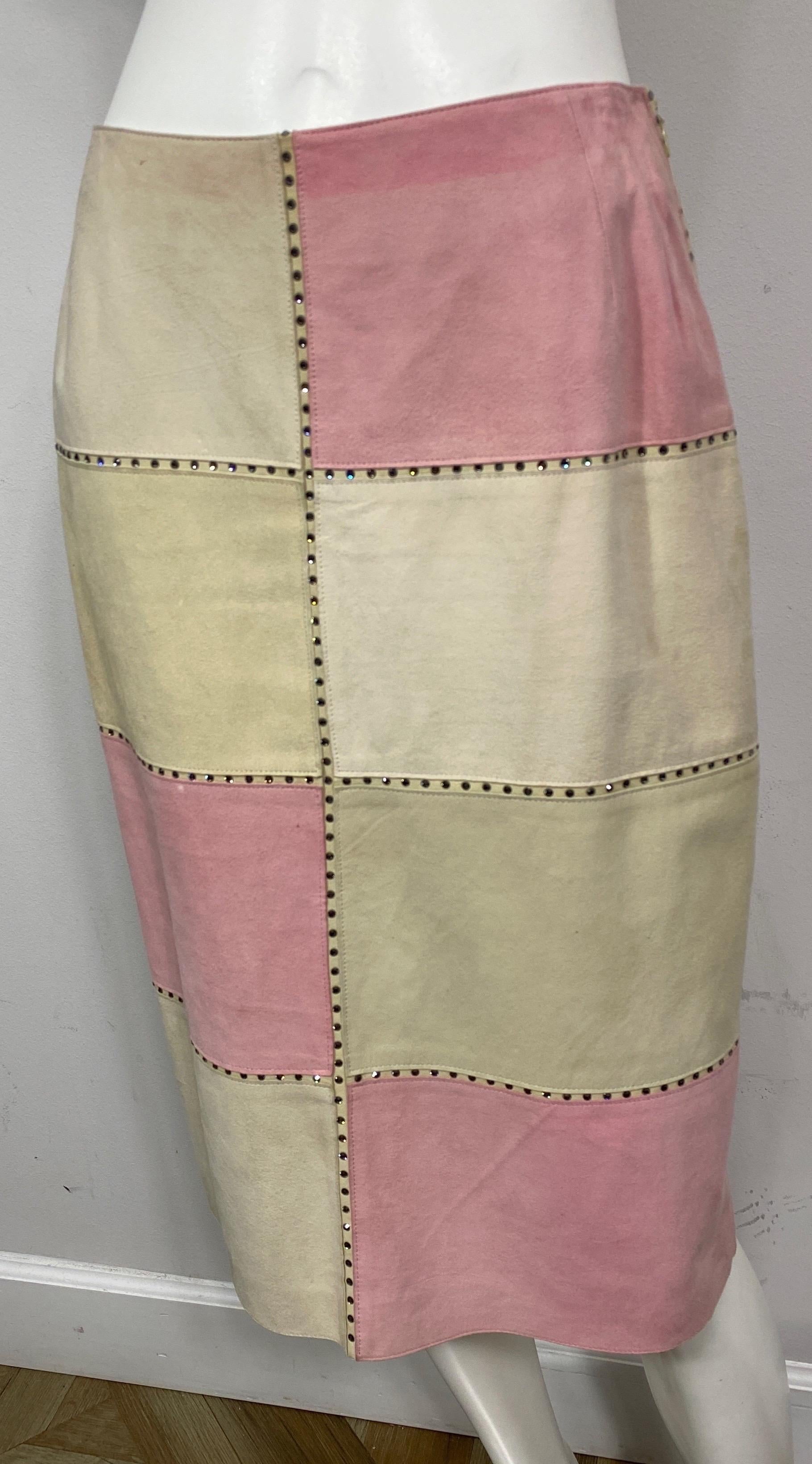 Valentino 2000 Autumn Collection Tan and Rose Patchwork Lambskin Skirt-Size 10 In Good Condition For Sale In West Palm Beach, FL