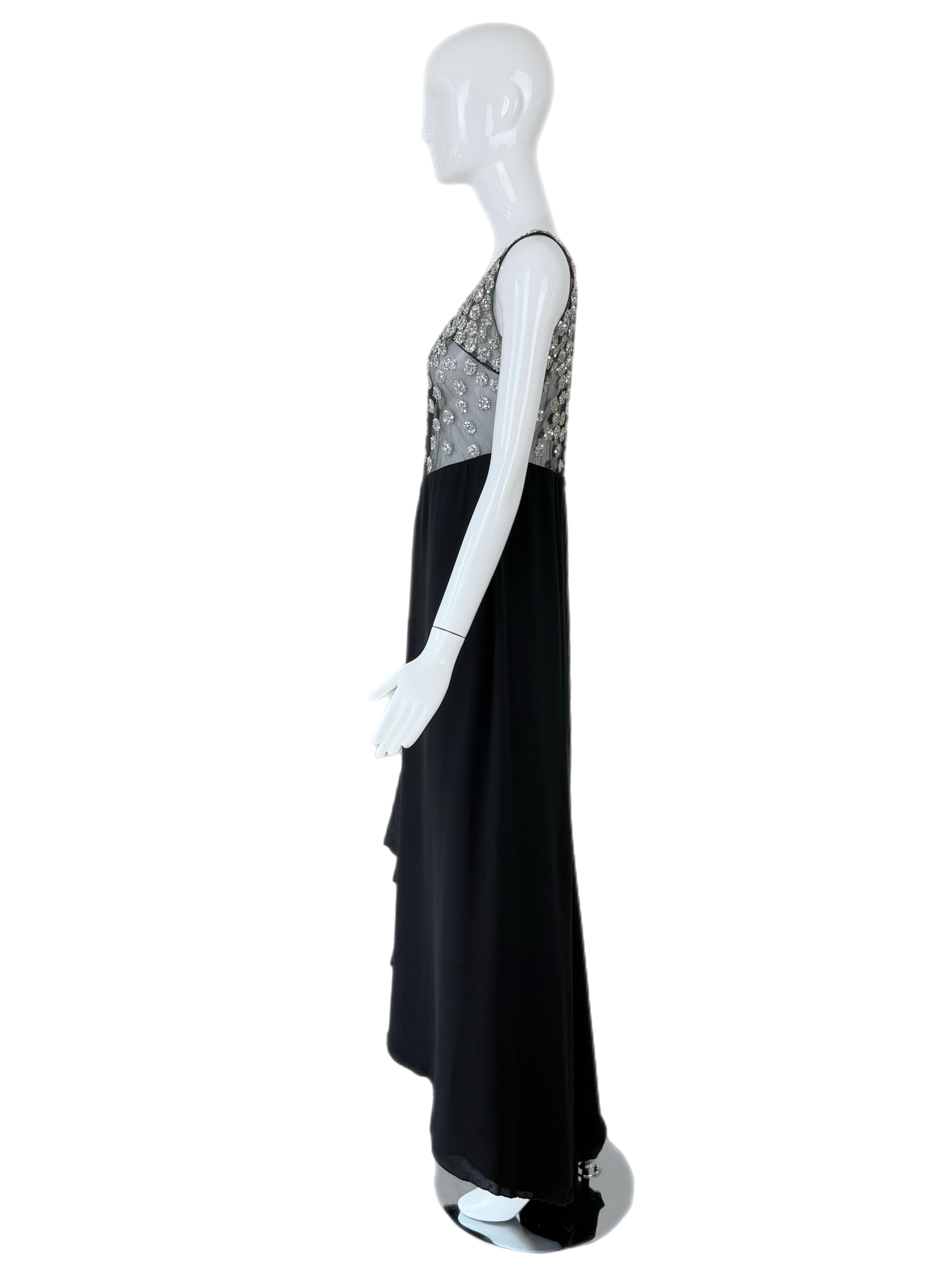 Donna Valentino 2000 Vintage in seta nera con. Maxi abito da sera con abbellimenti in argento in vendita