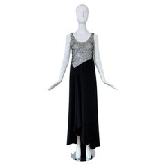 Valentino 2000 Vintage in seta nera con. Maxi abito da sera con abbellimenti in argento