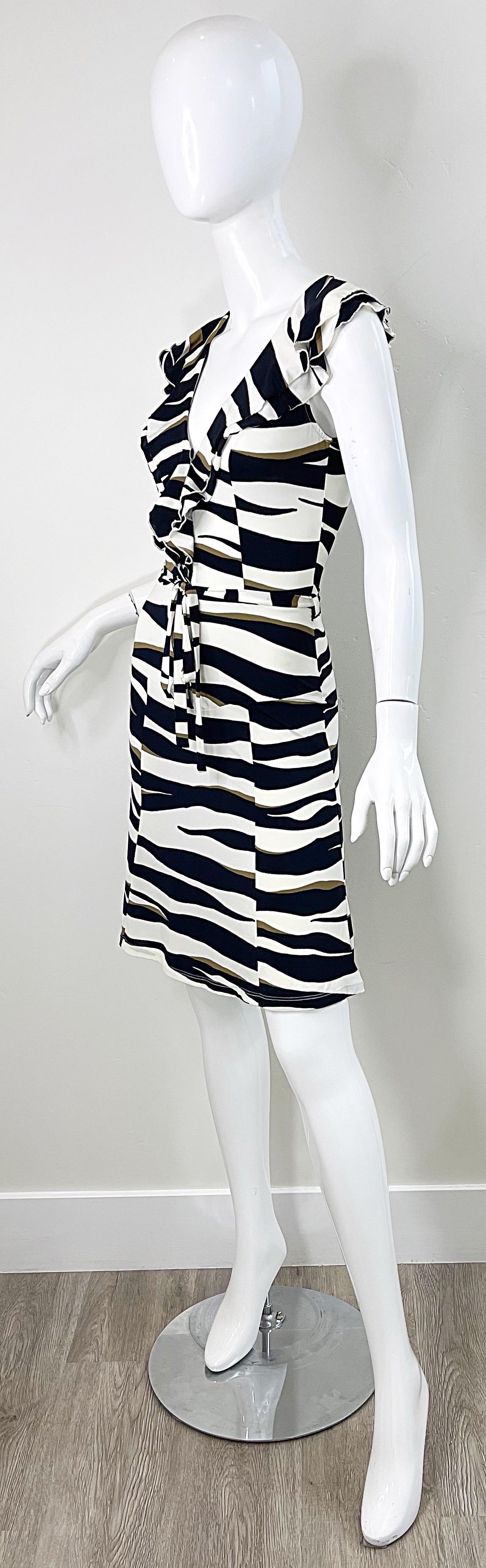 Valentino 2000er Jahre Größe 6 Kleid mit abstraktem Zebra-Tierdruck in Schwarz, Weiß und Braun im Angebot 2