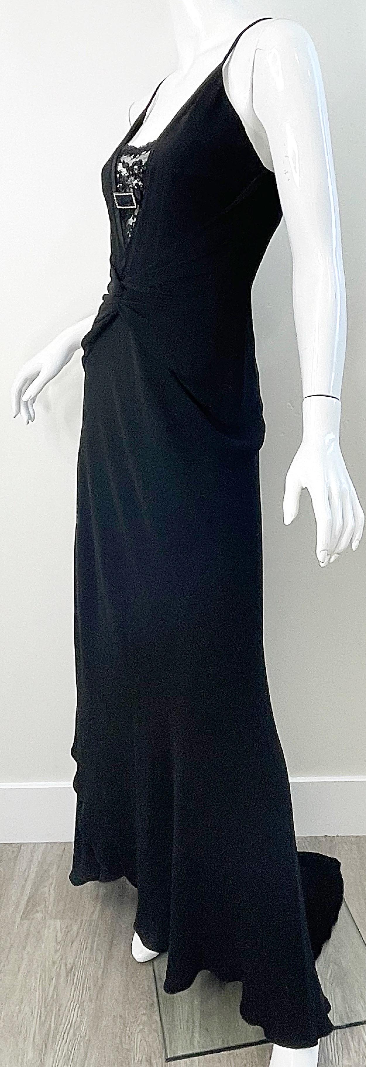 Valentino 2000er Jahre Größe 6 Schwarzes Abendkleid aus Seide mit Spitzenausschnitt und Pailletten im Angebot 7