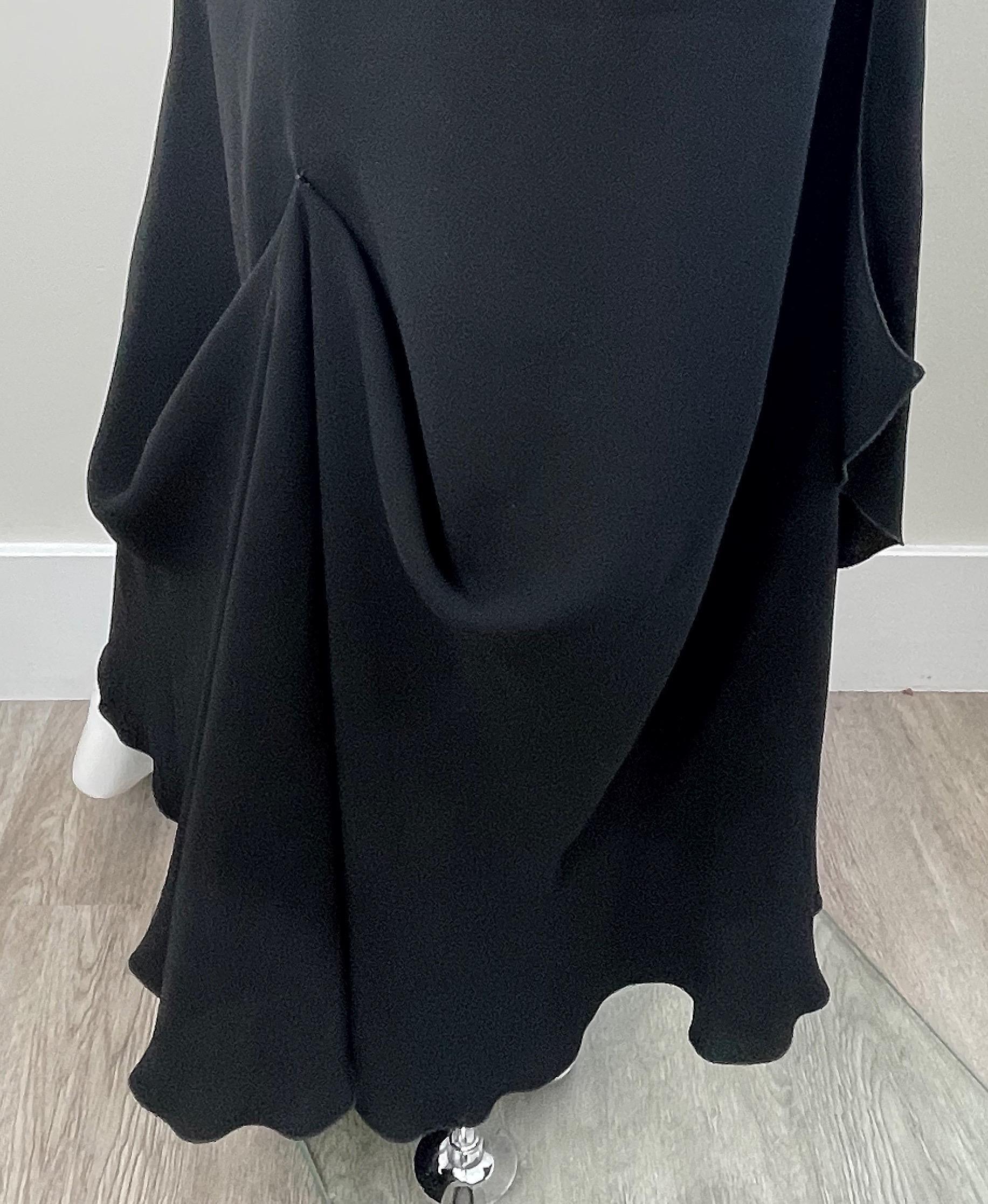 Valentino 2000er Jahre Größe 6 Schwarzes Abendkleid aus Seide mit Spitzenausschnitt und Pailletten im Angebot 13