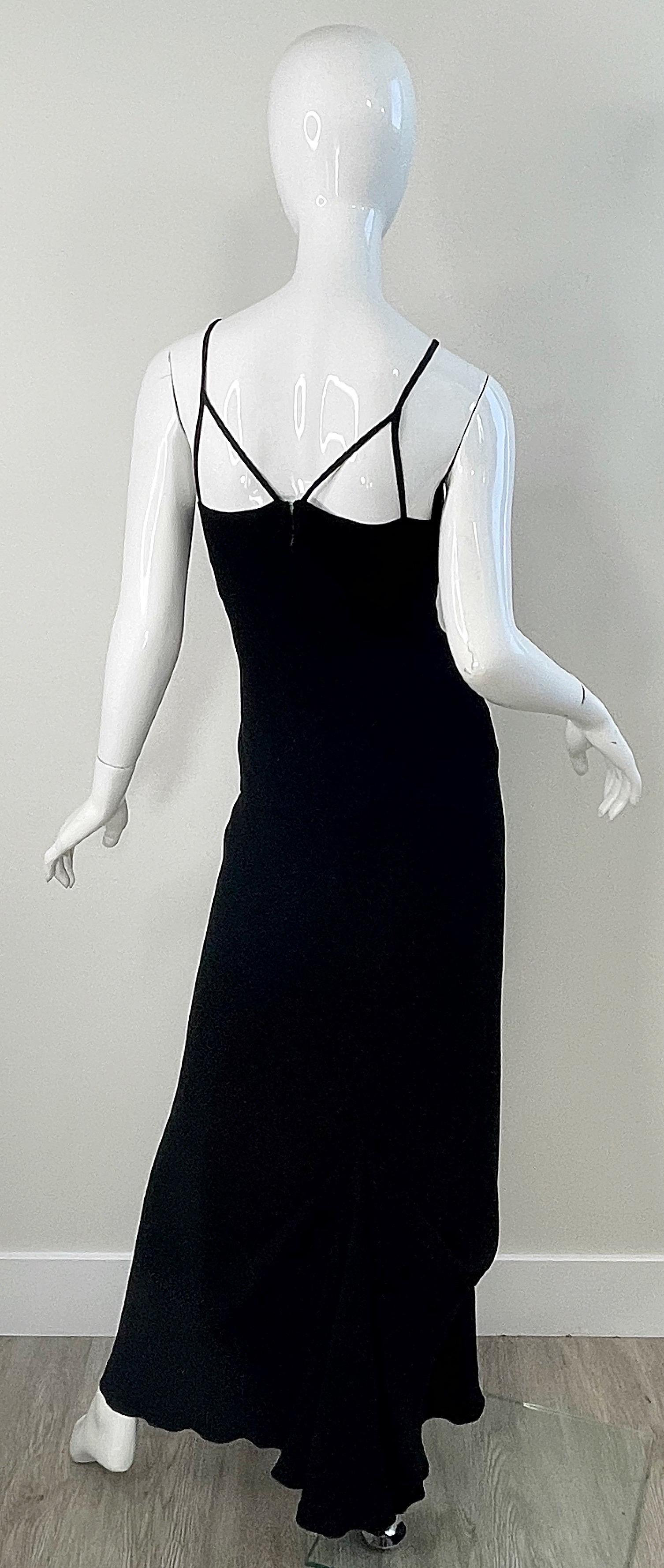 Valentino 2000s Size 6 Black Silk Lace Cut-Out Sequin Evening Gown Dress For Sale 2