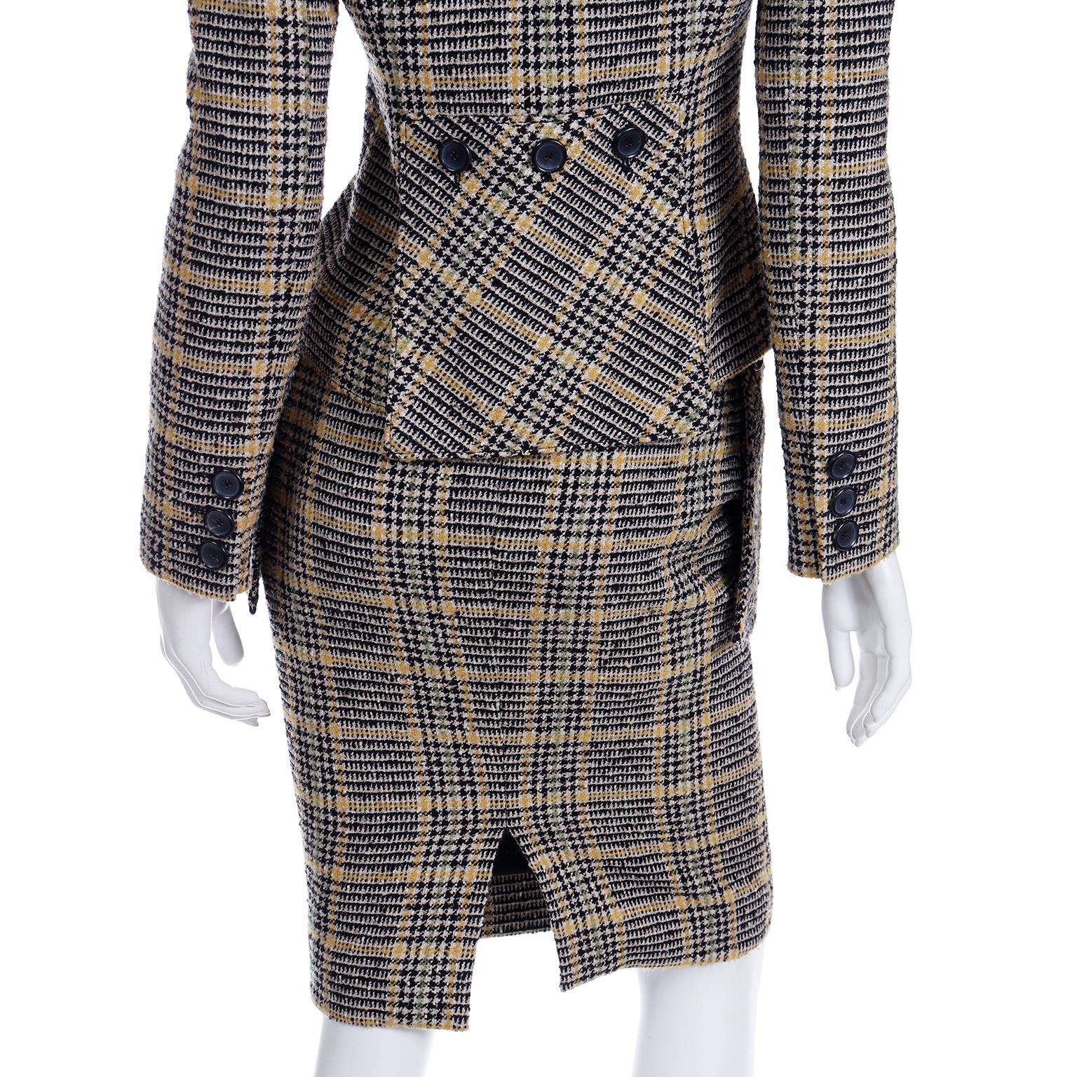 Valentino 2004 Runway Navy Blue Plaid Wool Skirt & Jacket Suit With Fox Fur For Sale 6