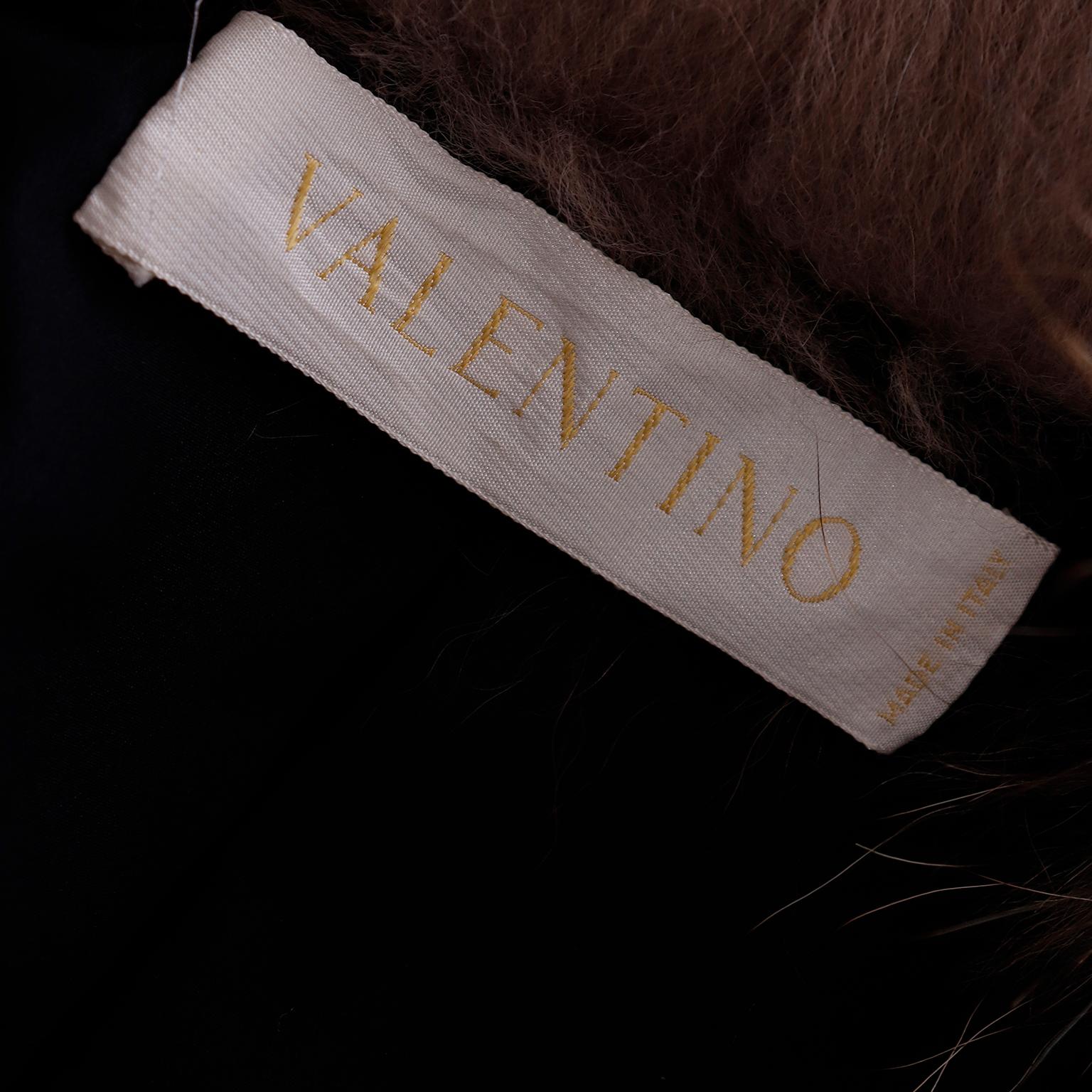 Valentino 2004 Runway jupe et veste en laine à carreaux bleu marine avec fourrure de renard en vente 9