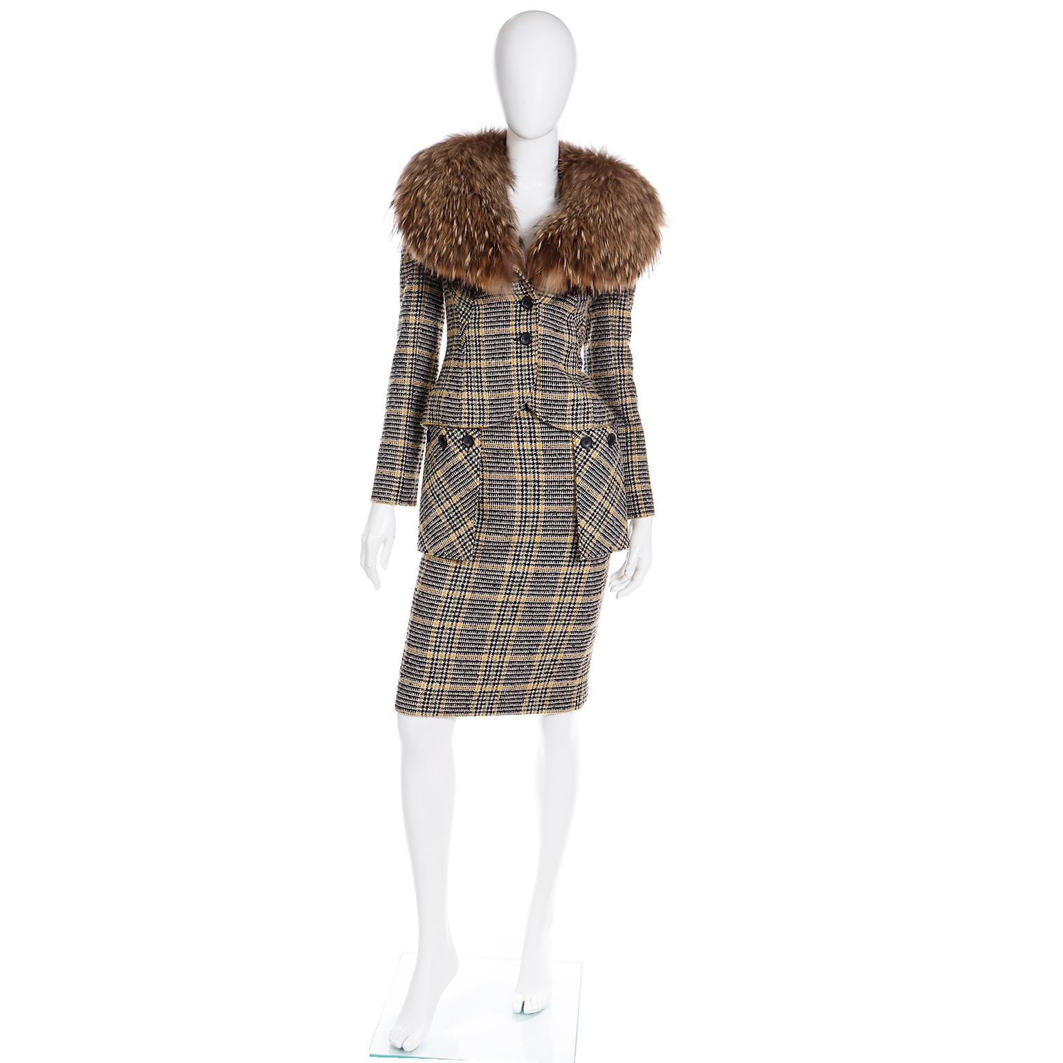 Valentino 2004 Runway Navy Blue Plaid Wool Skirt & Jacket Suit With Fox Fur In Excellent Condition For Sale In Portland, OR