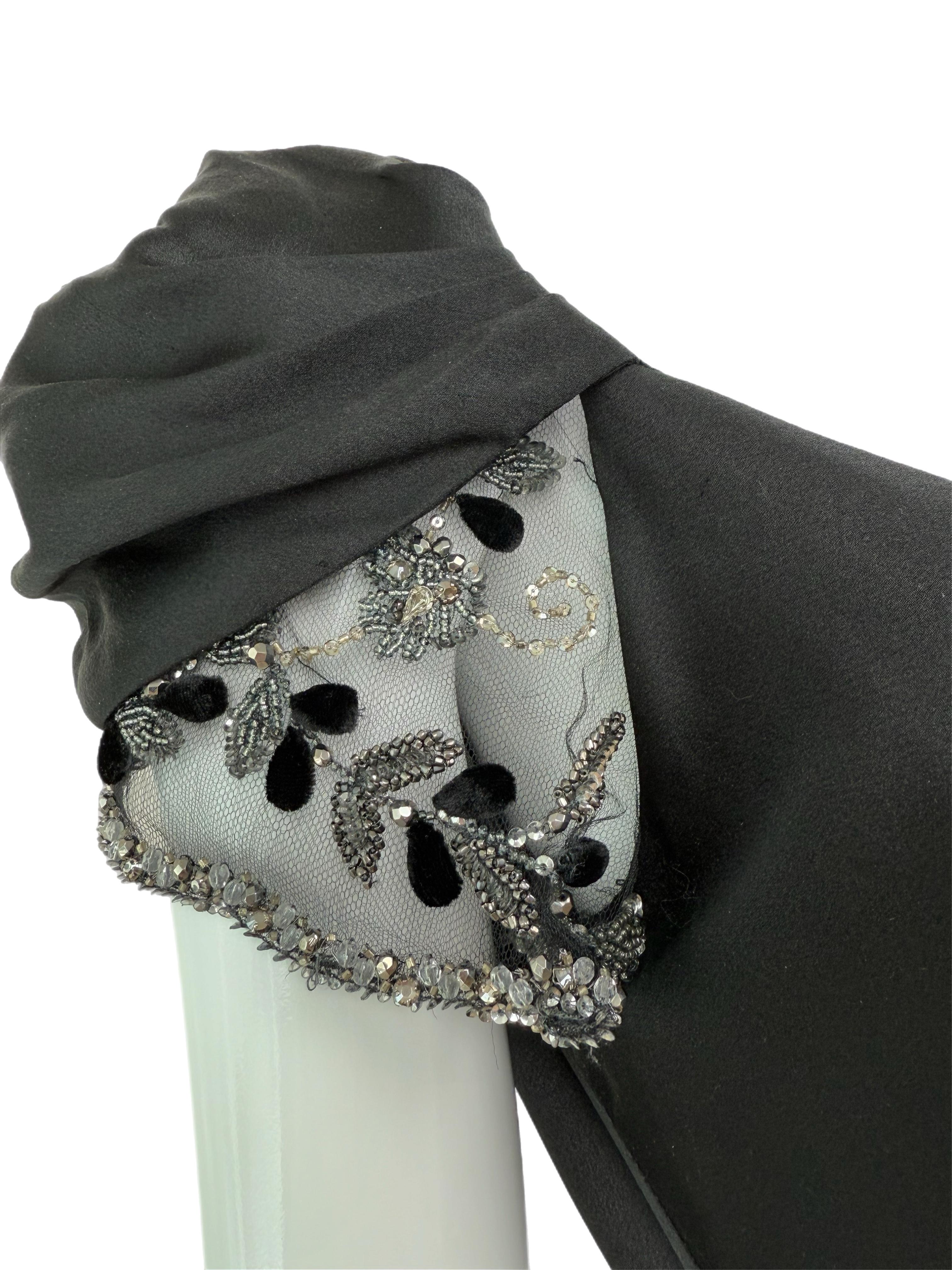 VALENTINO 2007 Vintage Runway Black Silk Evening Gown Maxi Dress Embellished For Sale 4