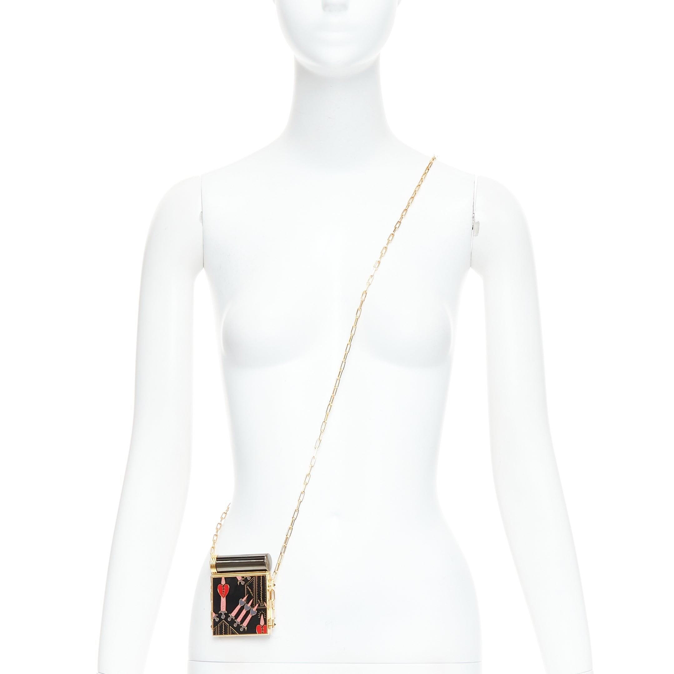 VALENTINO 2017 Runway Loveblade minaudiere compact mirror crossbody bag
Reference: SNKO/A00500
Brand: Valentino
Designer: Pier Paolo Piccioli
Model: Loveblade
Material: Metal, Acrylic
Color: Black, Gold
Pattern: Cartoon
Closure: Clasp
Extra Details: