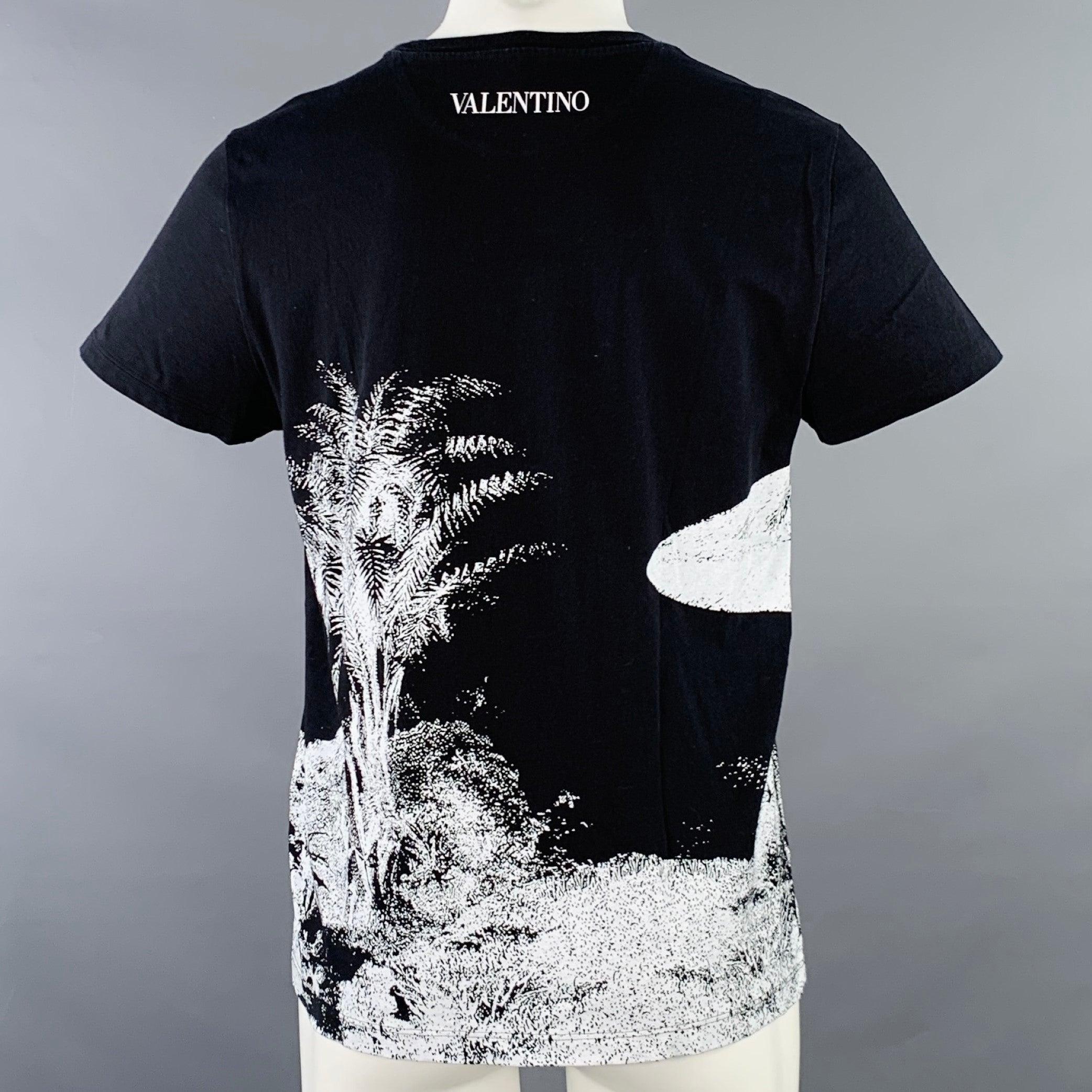 VALENTINO 2020 Size M Black White Landscape Graphic Cotton Crew Neck T T-shirt en vente 1