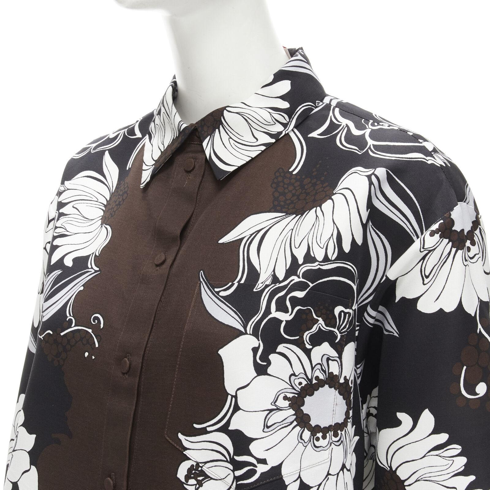 VALENTINO 2021 Runway brown oversized floral cotton silk faille shirt dress IT36
Reference: AAWC/A00034
Brand: Valentino
Designer: Pier Paolo Piccioli
Collection: 2022 Spring Summer - Runway
Material: Cotton, Silk
Color: Brown, White
Pattern: