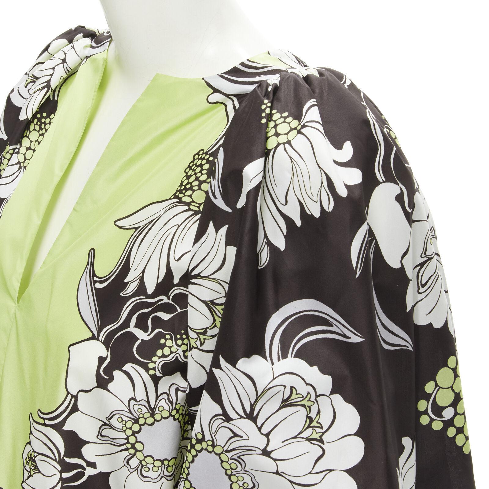 VALENTINO 2022 Kurzes Kleid mit Puffärmeln aus 100 % Seide in Grün und Braun mit Blumendruck IT38 S im Angebot 4