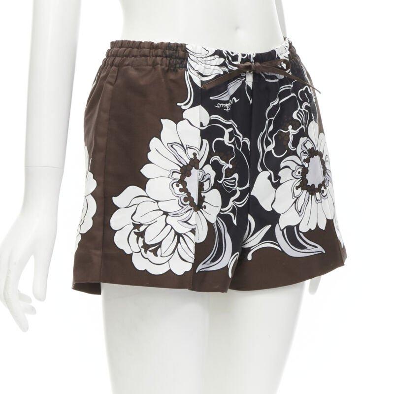 Black VALENTINO 2022 cotton silk brown black floral pleated drawstring shorts IT36 XS For Sale