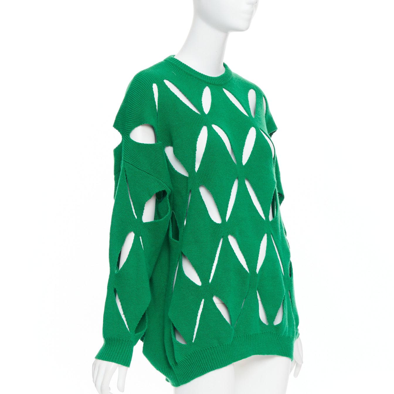 Green VALENTINO 2022 Pier Paolo Piccioli green virgin wool cut out sweater XXS For Sale