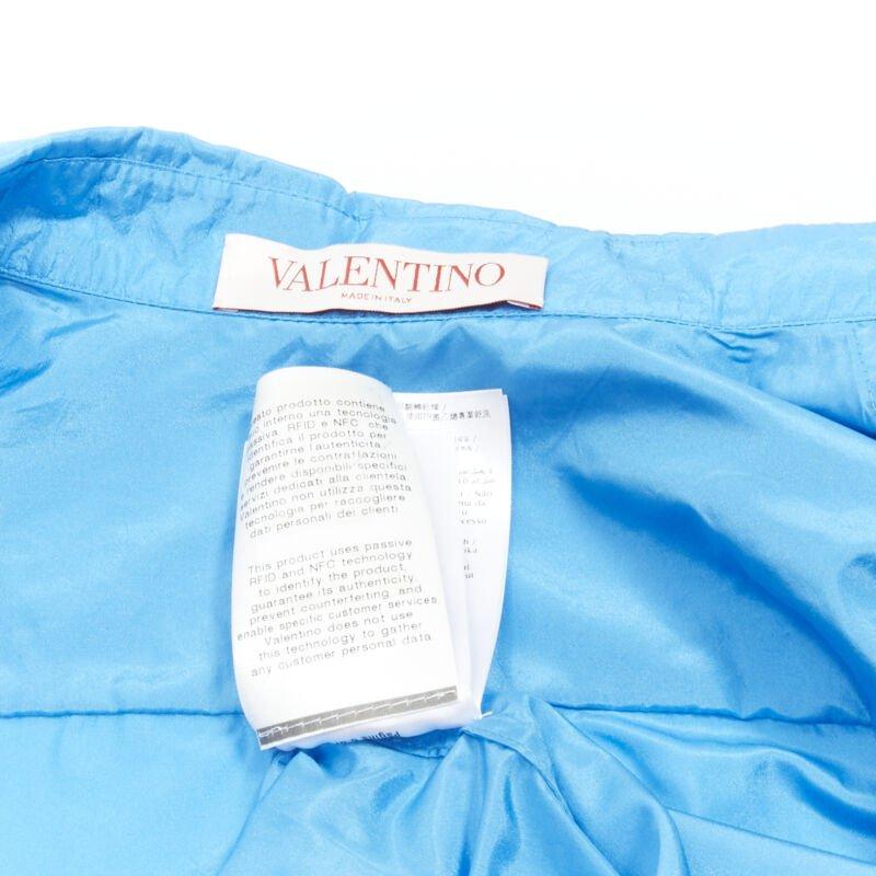 VALENTINO 2022 Runway blue silk tafetta relaxed neck tie oversized shirt IT38 XS For Sale 5