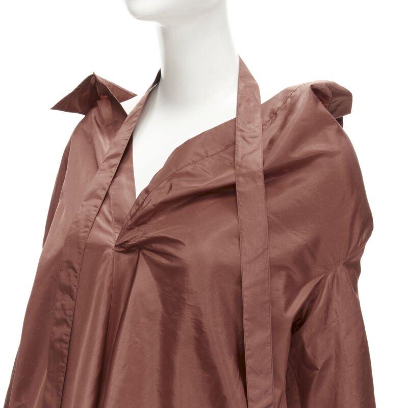 VALENTINO 2022 Runway brown silk taffeta wide collar neck tie shirt IT38 XS For Sale 3