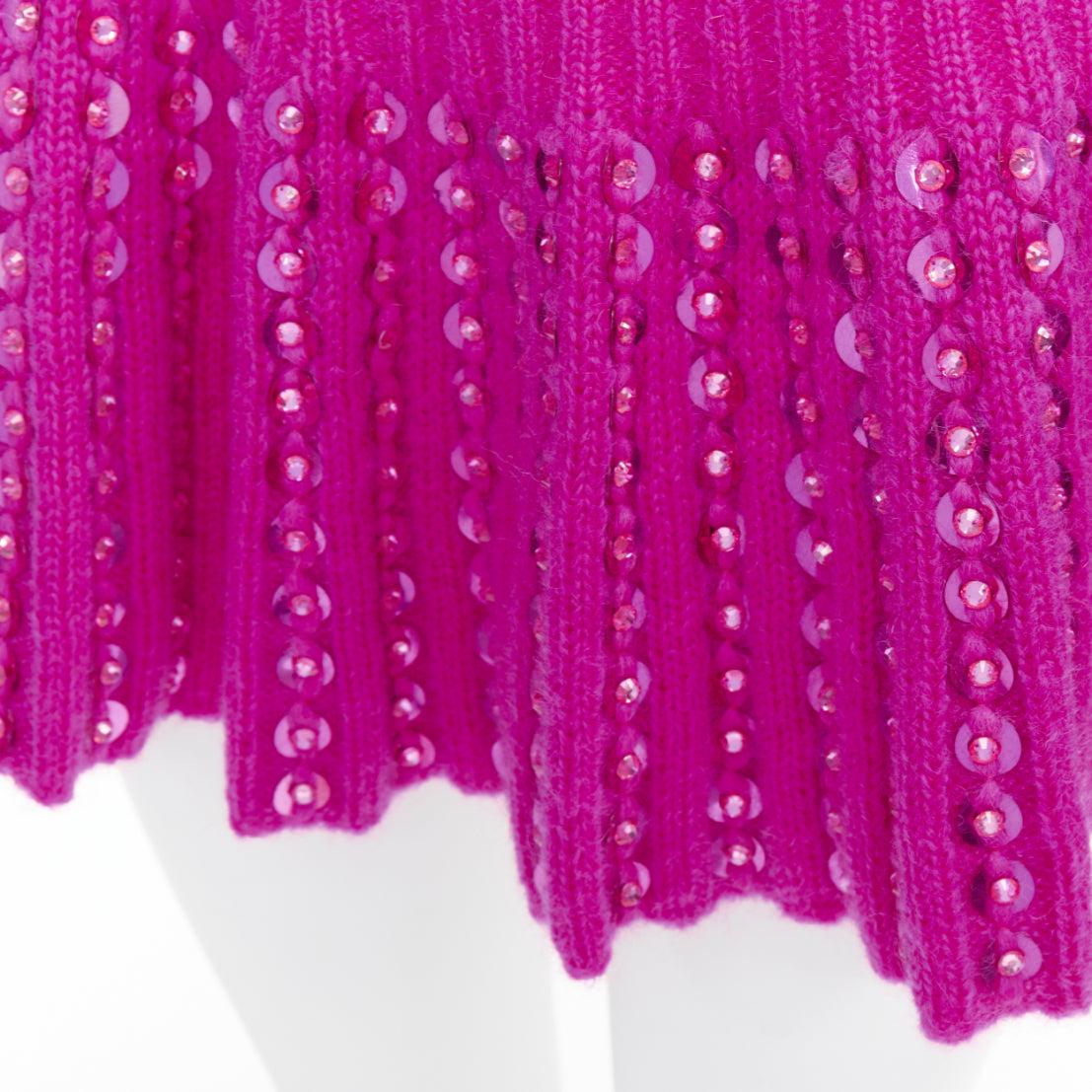VALENTINO 2022 Runway PP Mini jupe évasée en maille ornée de strass roses en vente 3