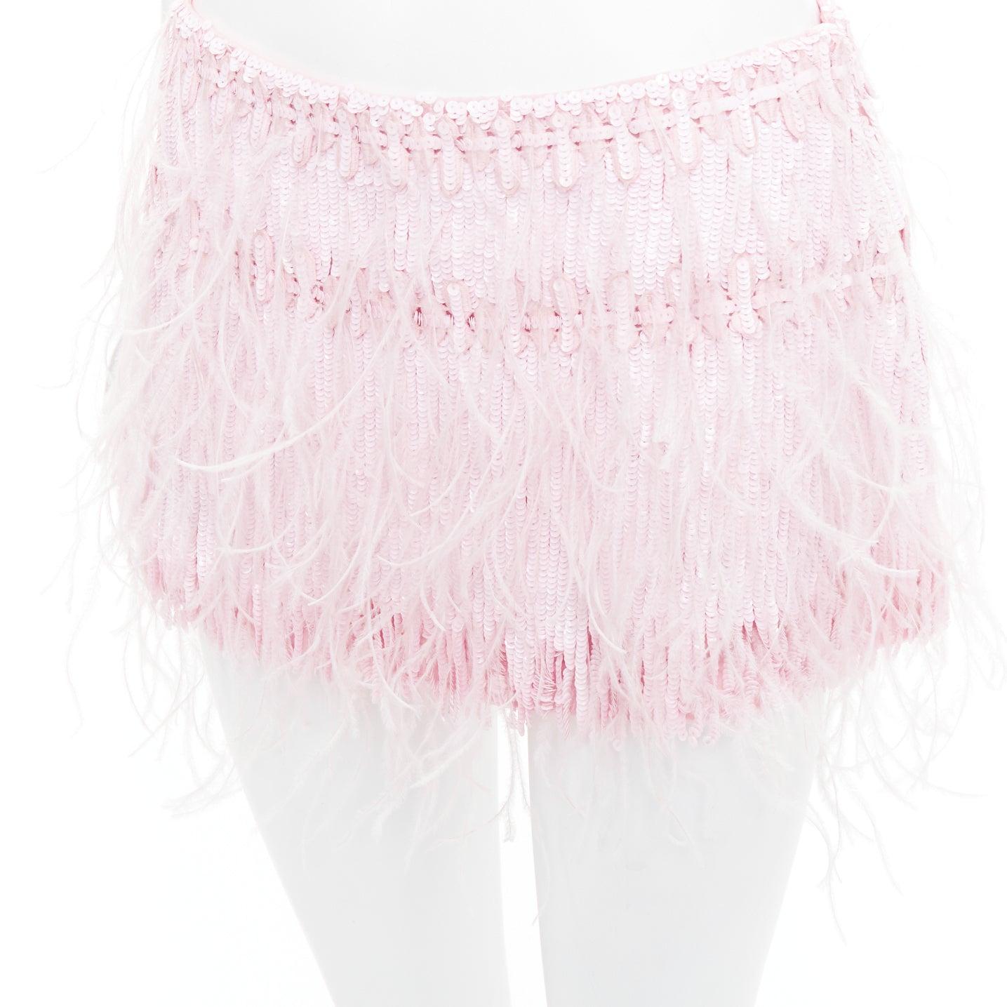 VALENTINO 2023 mini-jupe rose pâle en soie à sequins et plumes d'autruche IT40 S
Référence : AAWC/A01396
Marque : Valentino
Designer : Pier Paolo Piccioli
Collectional : 2023 - Runway
MATERIAL : Soie, plume
Couleur : rose
Modèle : Plume
Fermeture :