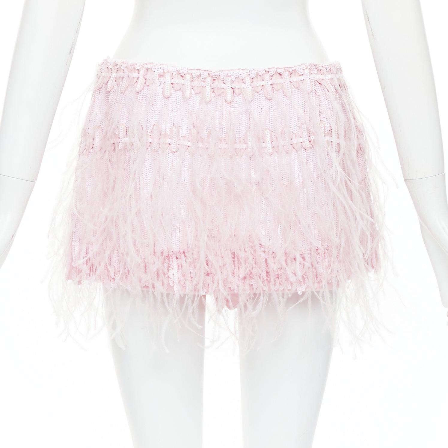 VALENTINO 2023 mini-jupe rose pâle en soie à sequins et plumes d'autruche IT40 S en vente 1