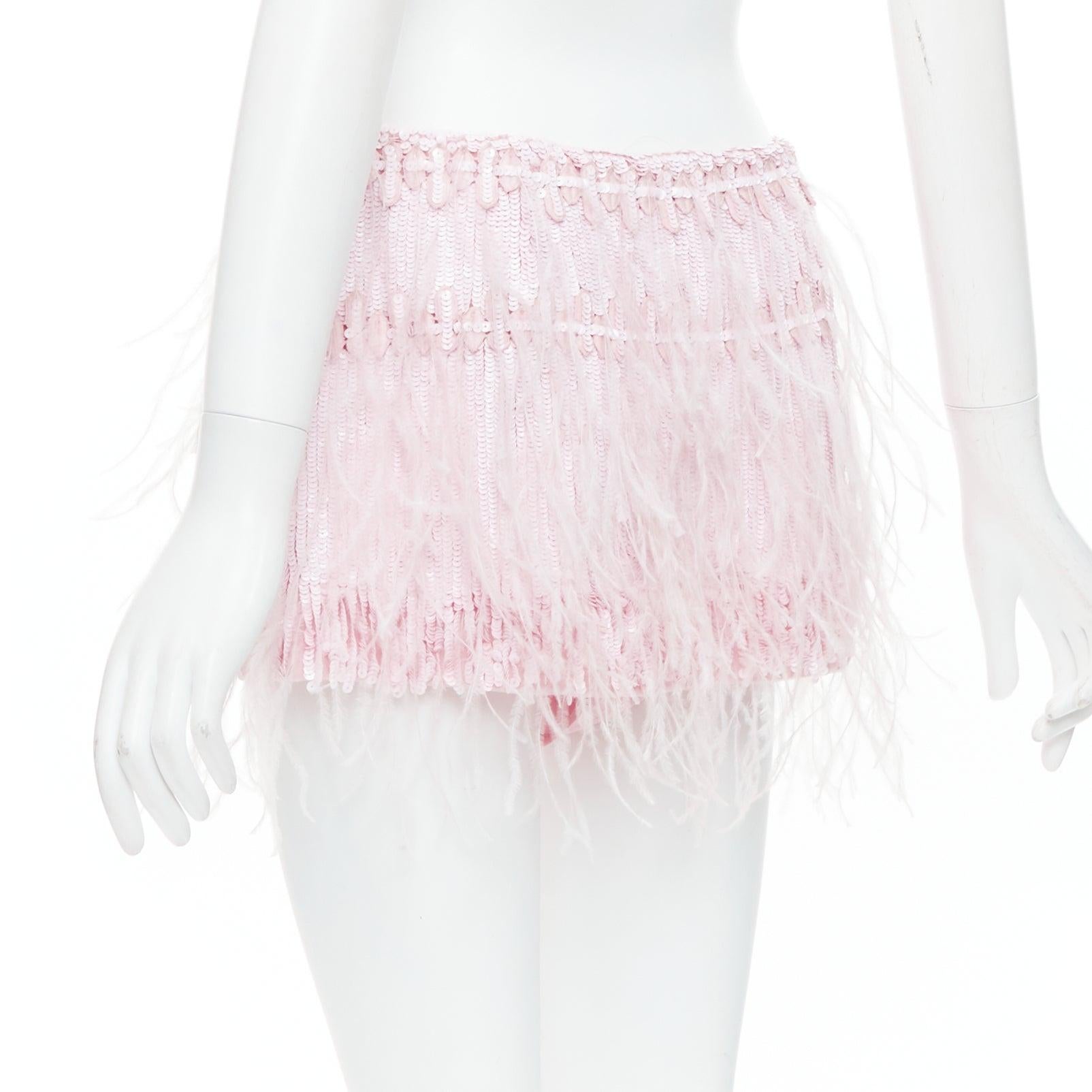 VALENTINO 2023 mini-jupe rose pâle en soie à sequins et plumes d'autruche IT40 S en vente 2