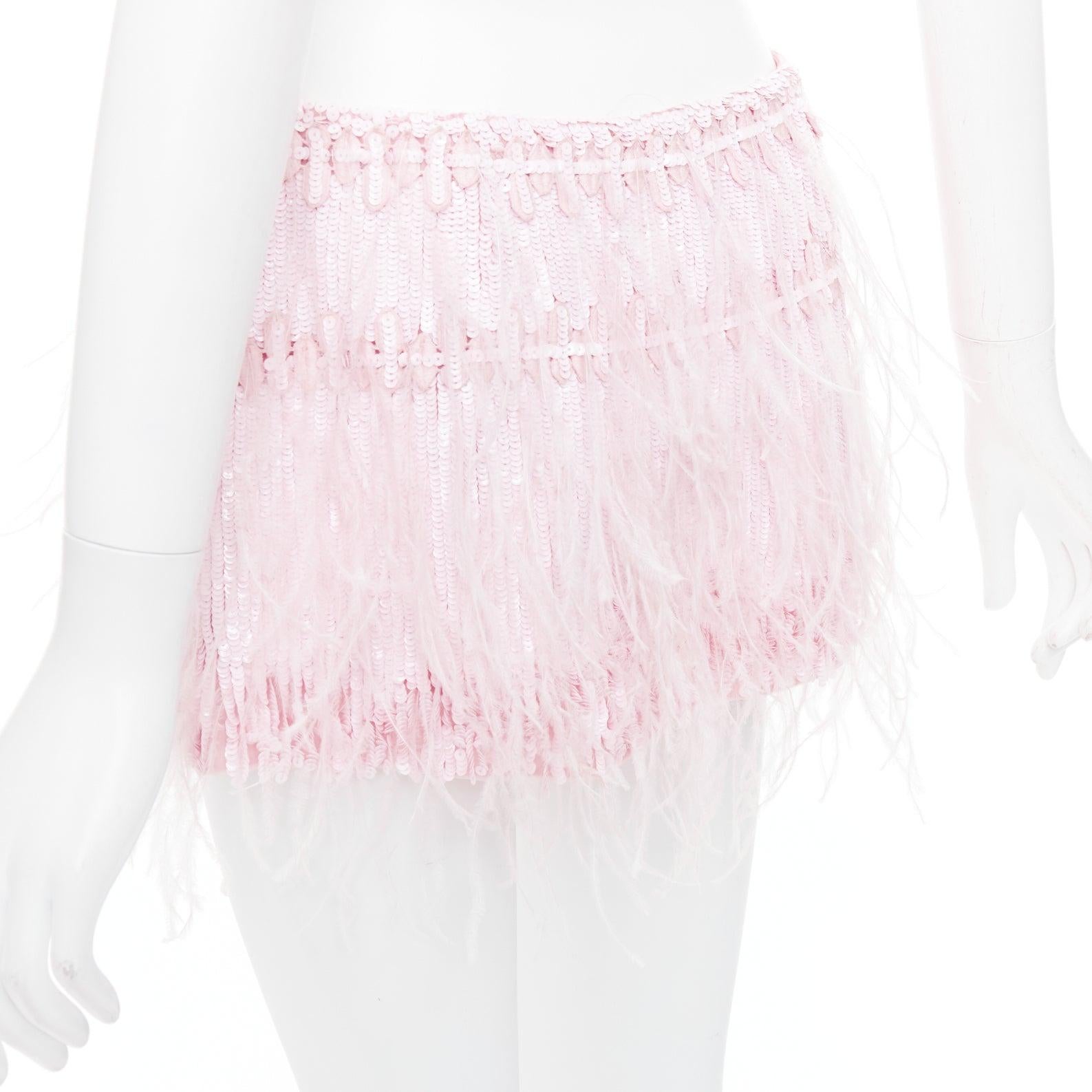 VALENTINO 2023 mini-jupe rose pâle en soie à sequins et plumes d'autruche IT40 S en vente 3