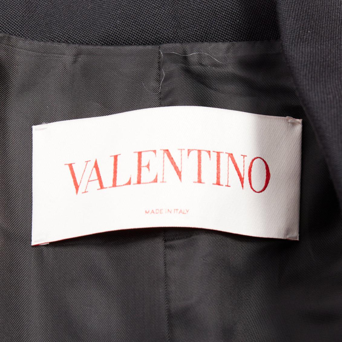 Valentino 2023 cappotto doppiopetto in lana vergine nera IT38 XS in vendita 4