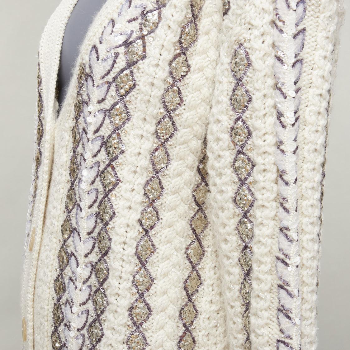 VALENTINO 2023 - Cardigan en laine crème argenté orné du logo à sequins IT36 S en vente 5