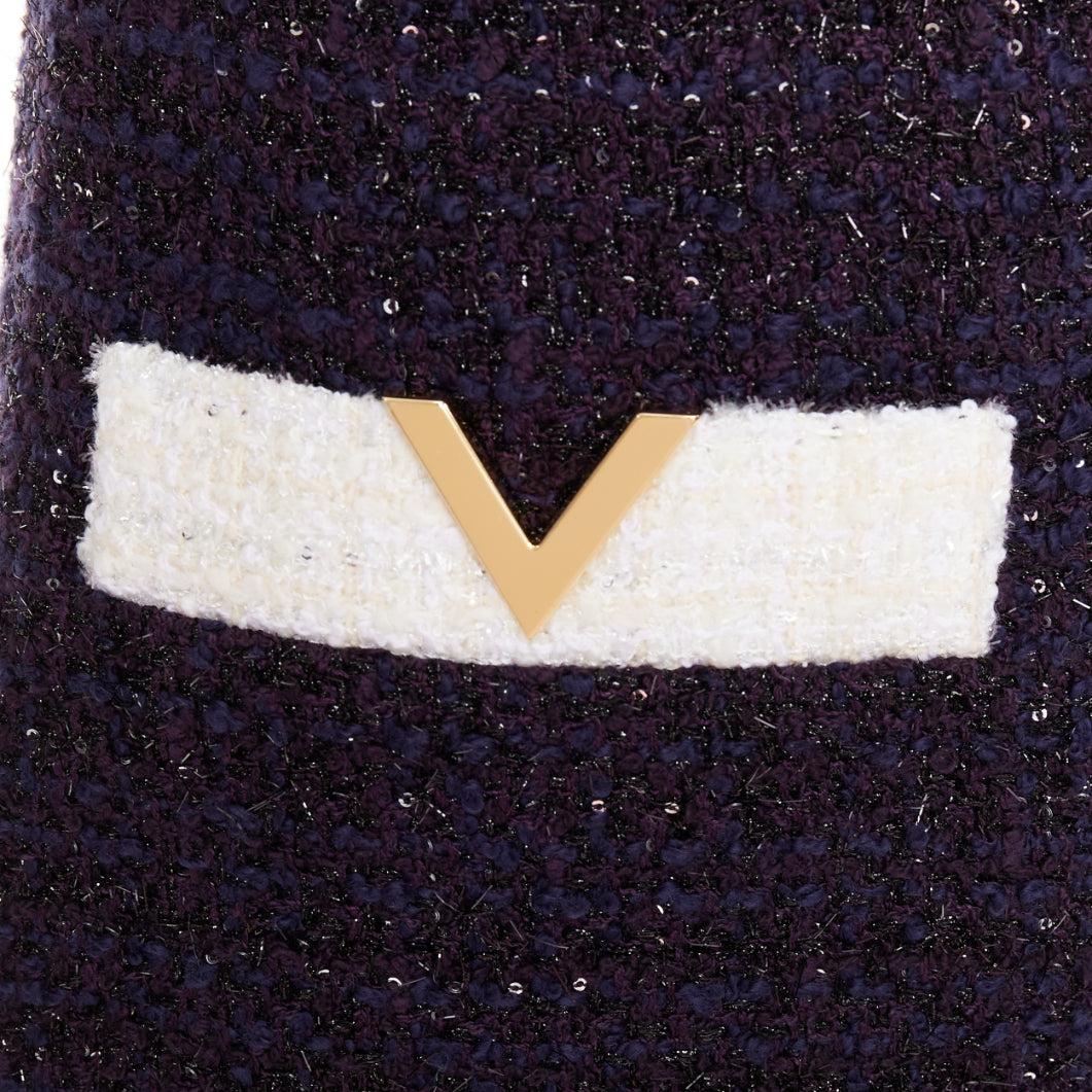 VALENTINO 2023 Retro Mini cream navy boucle tweed V logo mini dress IT38 XS For Sale 3