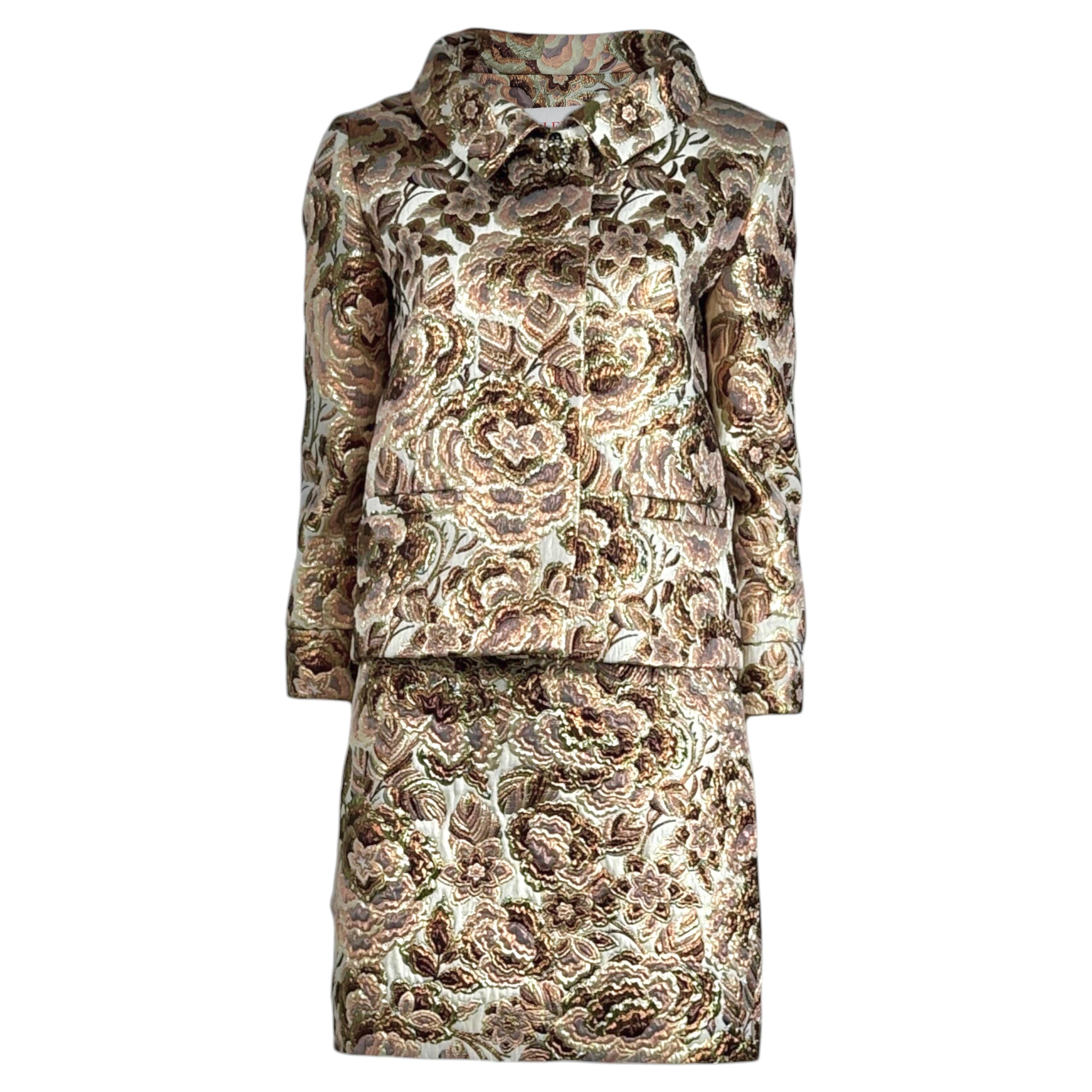 Valentino Alessandro Michele Resort 2026: completo con gonna in broccato metallizzato in vendita