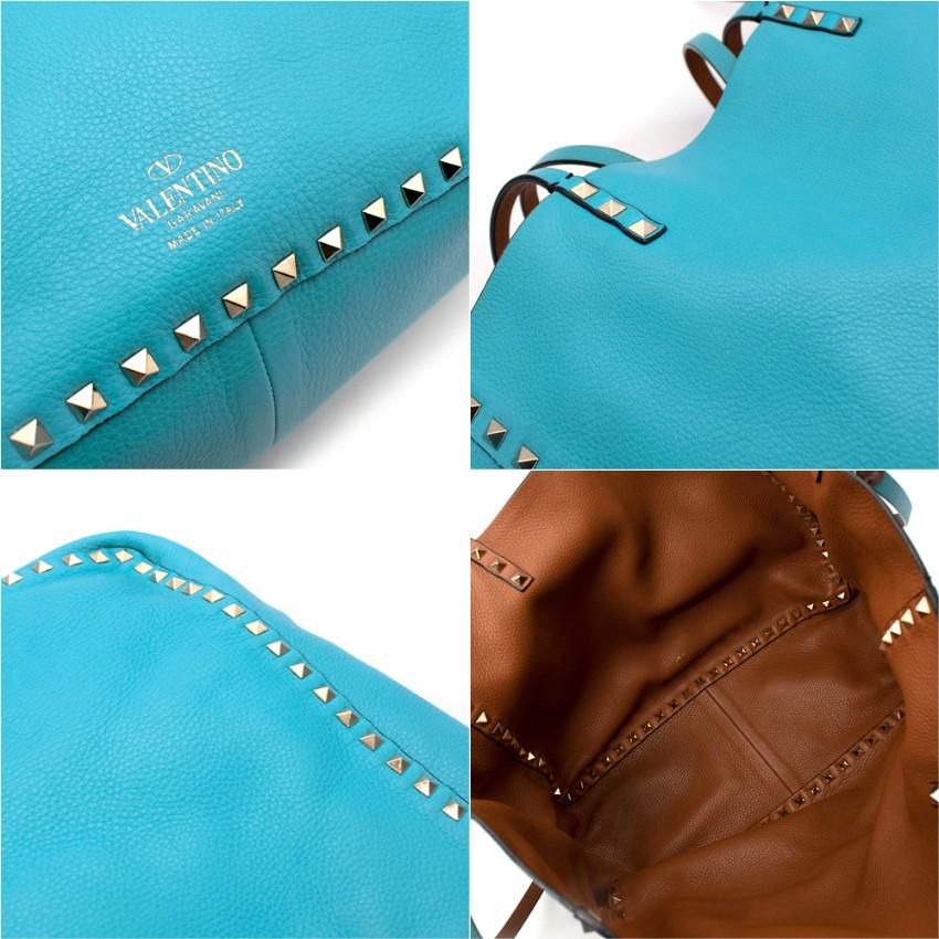 Valentino Aqua Blue/Tan Leather Rockstud Reversible Tote Shoulder Bag For Sale 2