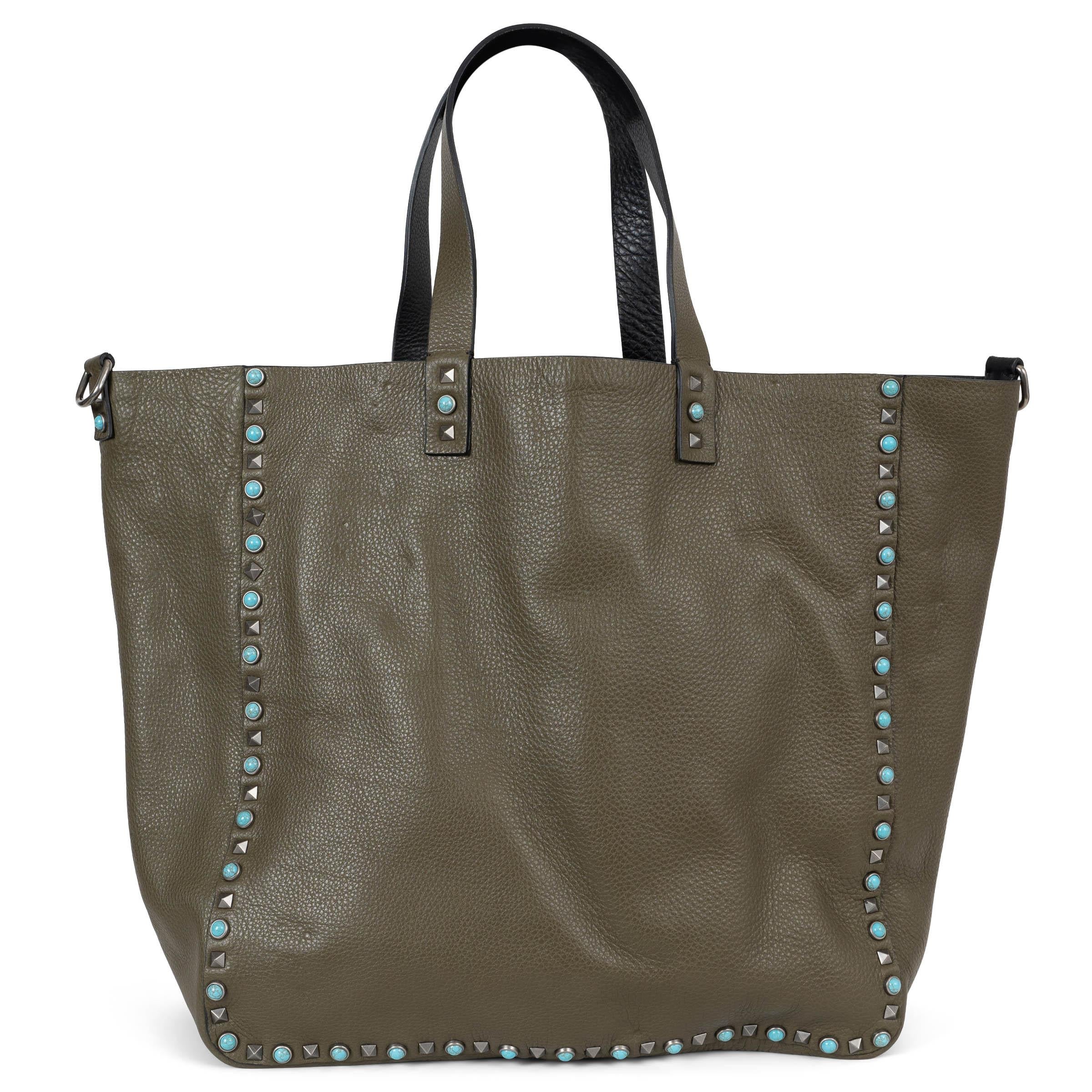 VALENTINO Armee & Schwarze & schwarze Leder Wendbare ROCKSTUD ROLLING MEDIUM Tote Bag im Zustand „Hervorragend“ im Angebot in Zürich, CH