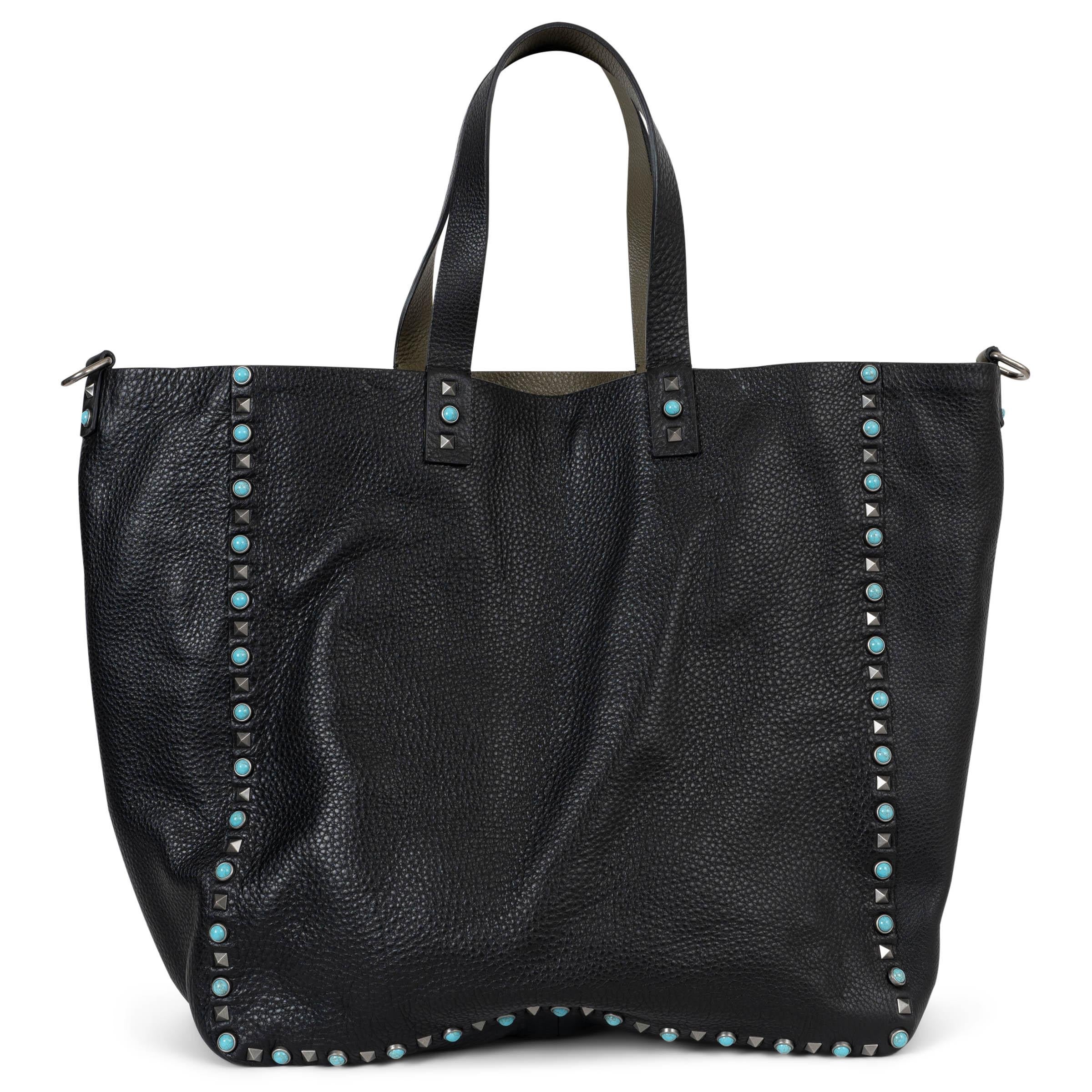 VALENTINO Armee & Schwarze & schwarze Leder Wendbare ROCKSTUD ROLLING MEDIUM Tote Bag im Angebot 2