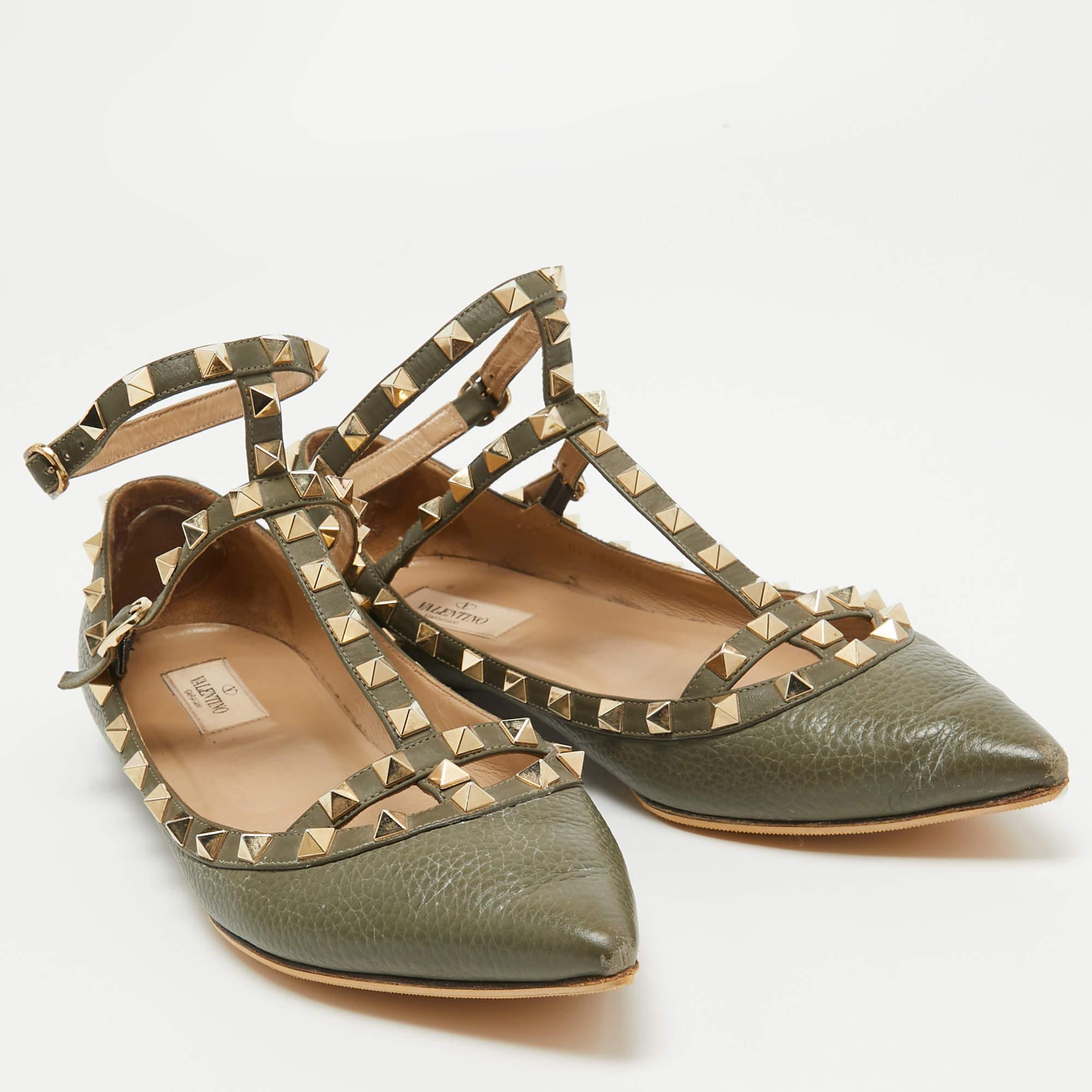 Valentino Army Green Leather Rockstud Ankle Strap Ballet Flats Size 40 In Good Condition For Sale In Dubai, Al Qouz 2