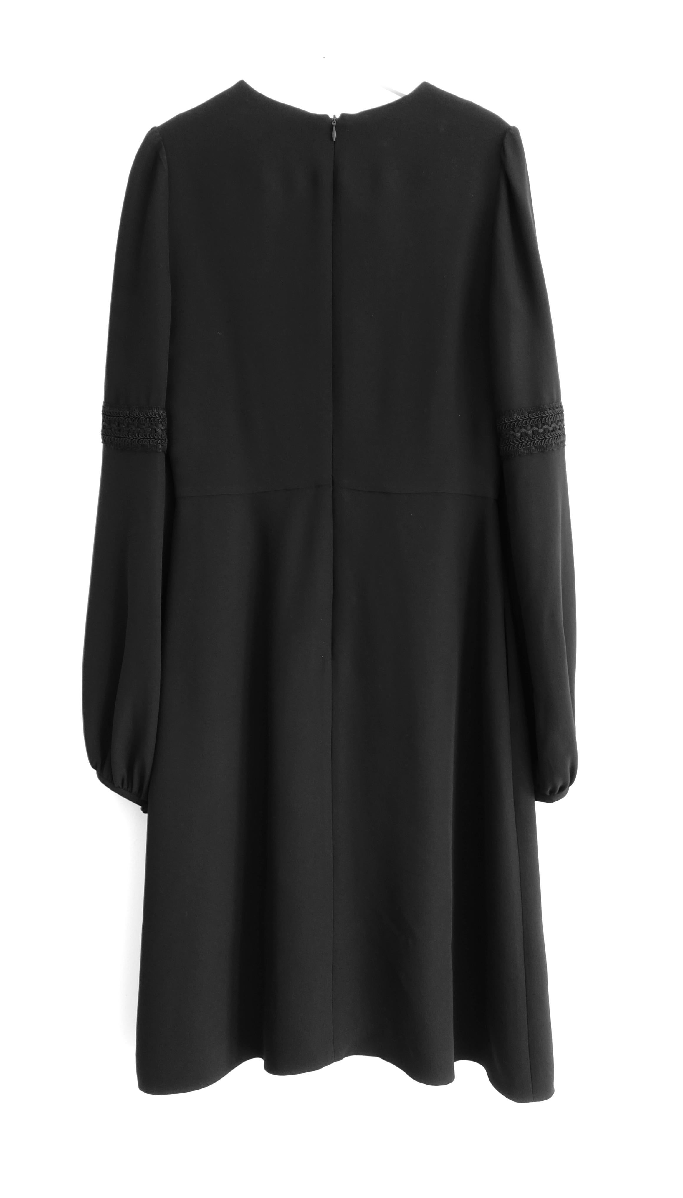 Valentino AW12 Vestido de seda negro adornado con bordados en Excelente estado para la venta en London, GB