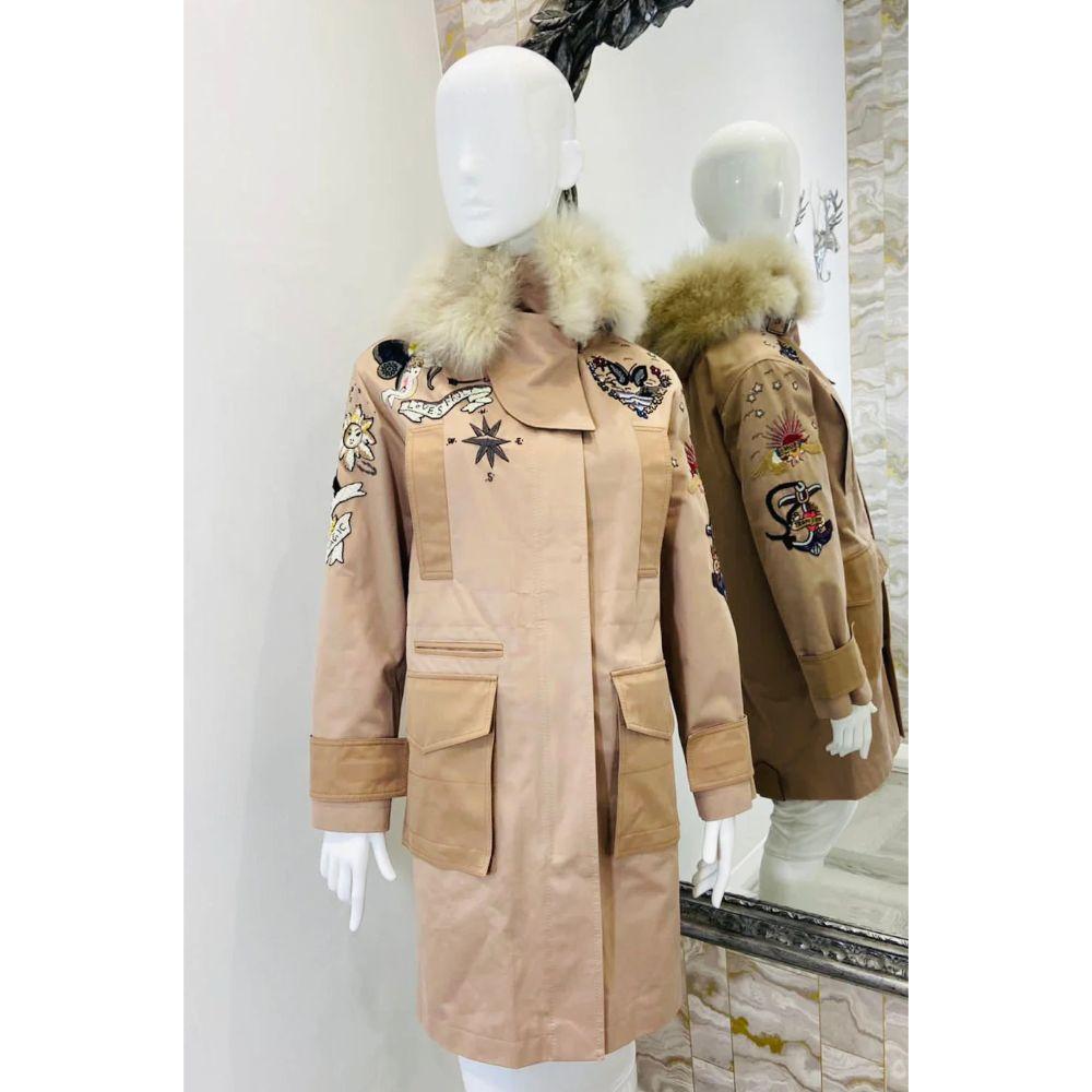 Valentino Beaded Parka Coat

Amazing oversized coat in cotton with silk lining and beaded detailing through out.
Removable Goat skin fur collar. Inner drawstring to the waist.

Additional information:
Size: 38IT
Composition: Cotton, Silk, Goat Skin