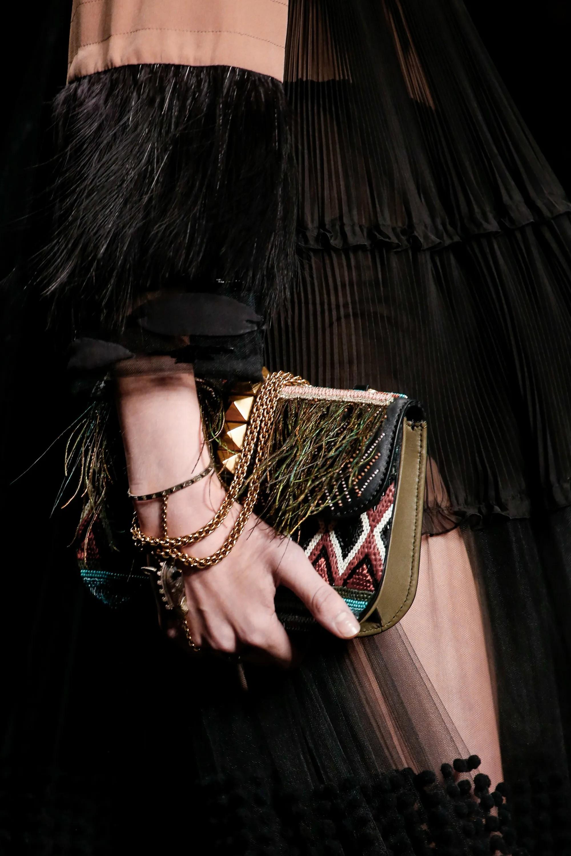 VALENTINO beaded raffia & feather 2016 GLAM LOCK MINI Shoulder Bag For Sale 5