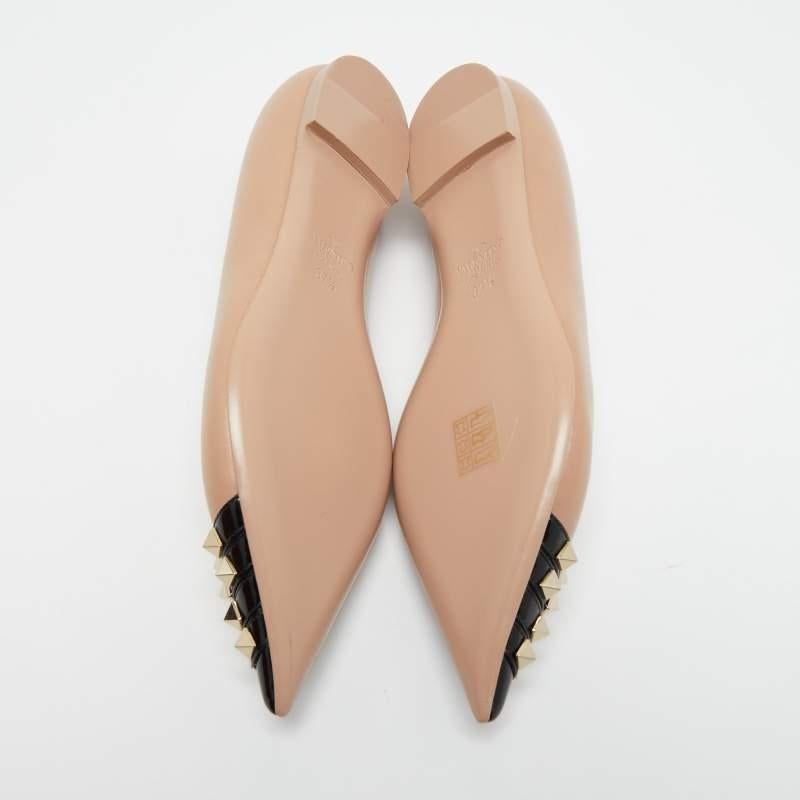 Valentino Beige/ Black Leather Rock Stud Ballet Flats Size 37.5 For Sale 4
