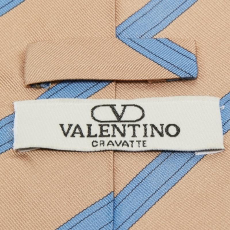 Valentino Diagonal gestreifte Vintage-Krawatte aus Seide in Beige & Blau (Braun) im Angebot