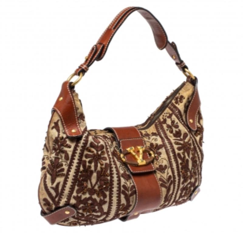 Valentino Beige/Brown Canvas And Leather Embroidered Hobo In Fair Condition For Sale In Dubai, Al Qouz 2