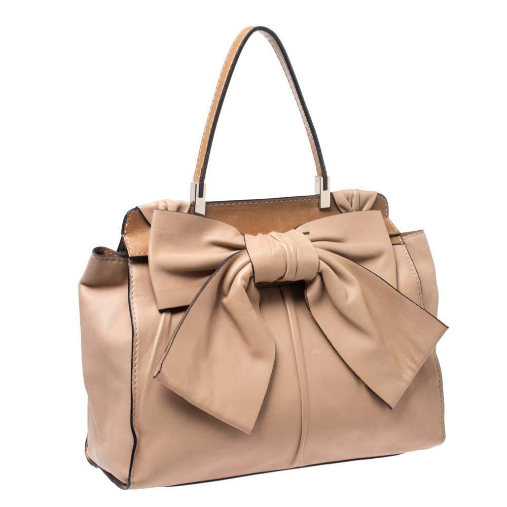 Valentino Beige/Brown Leather Aphrodite Bow Bag In Good Condition In Dubai, Al Qouz 2