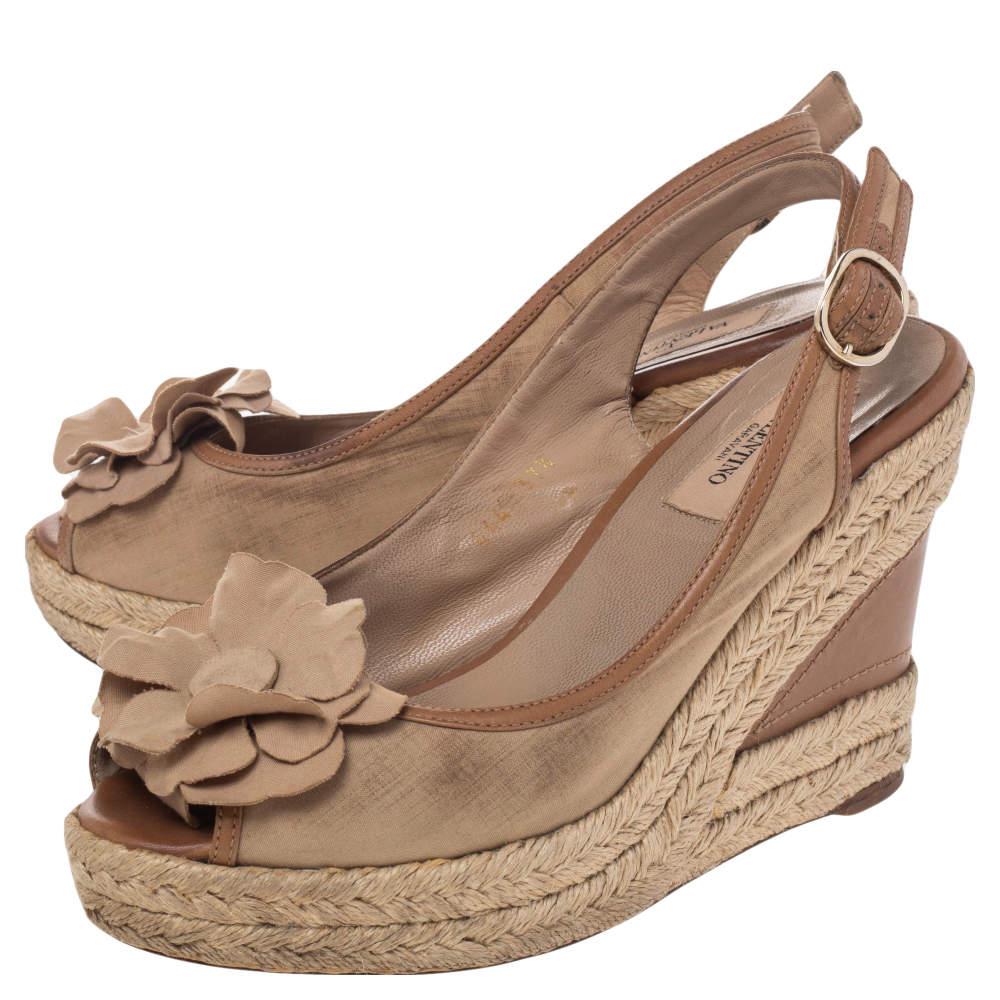 Women's Valentino Beige Fabric And Leather Flower Wedge Slingback Sandals Size 37.5