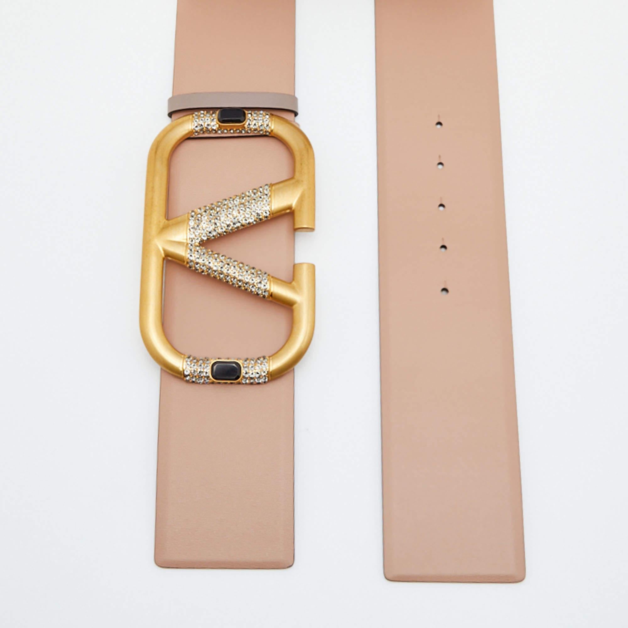 A classic add-on to your collection of belts is this designer piece. Cut to a convenient length, the belt has a smooth finish and a sturdy built. It will continually complement your style.

Includes: Original Dustbag, Original Box, Info Booklet,