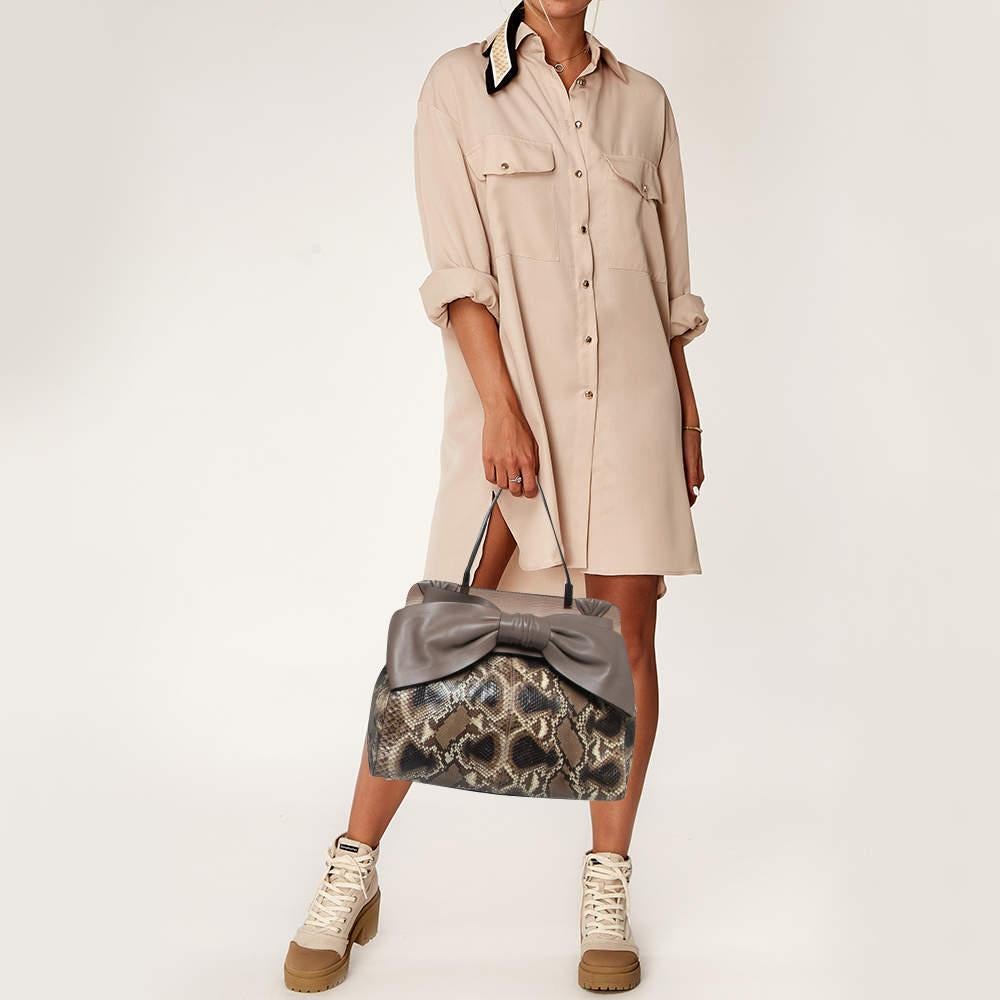 Valentino Beige/Grey Python and Leather Aphrodite Bow Bag In Good Condition For Sale In Dubai, Al Qouz 2