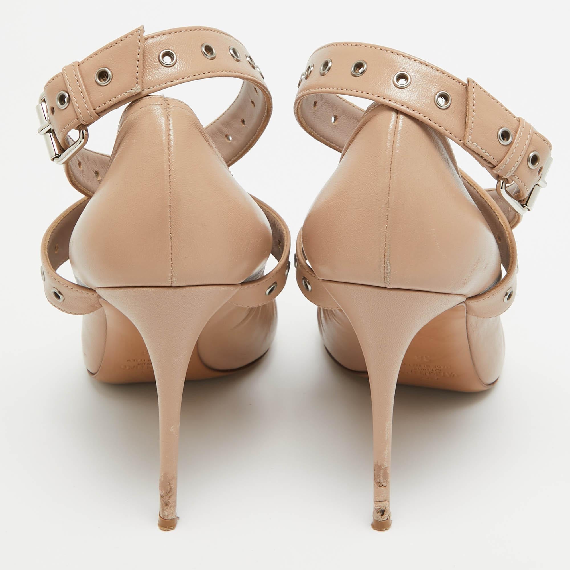 Valentino Beige Leather Buckle Detail Pointed Toe Pumps Size 38 For Sale 1