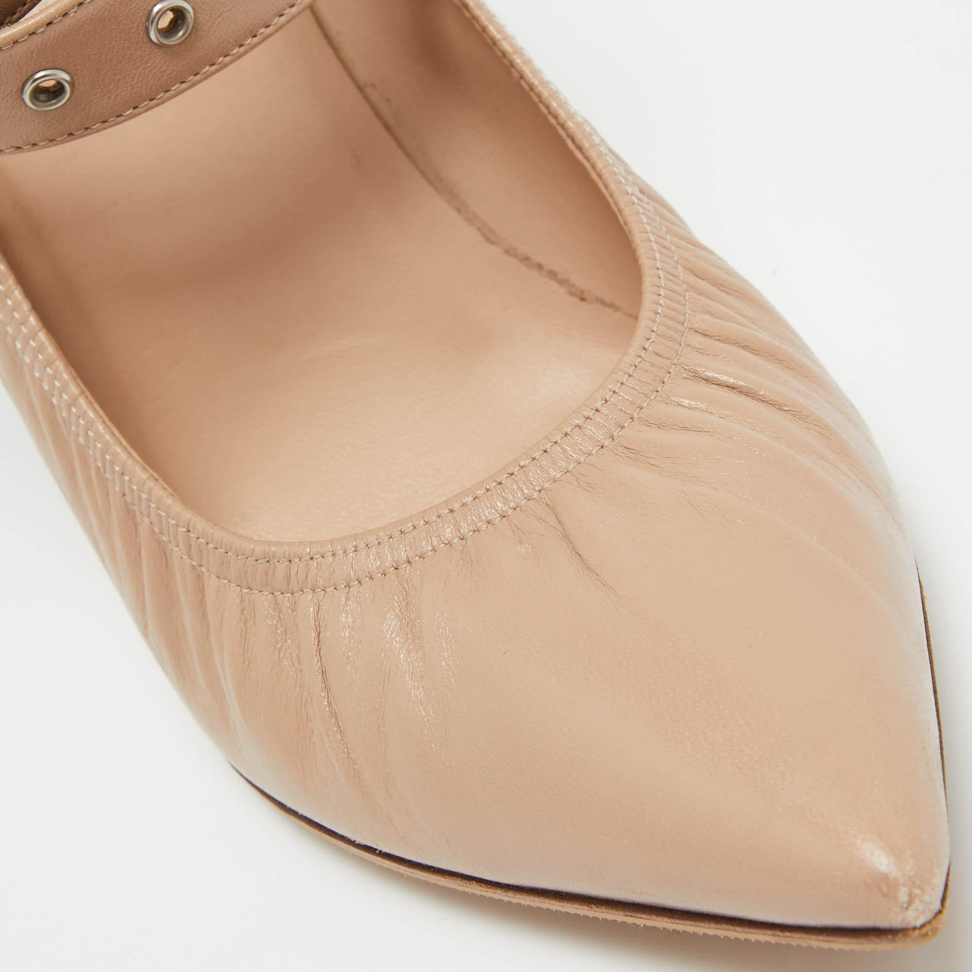 Valentino Beige Leather Buckle Detail Pointed Toe Pumps Size 38 For Sale 4