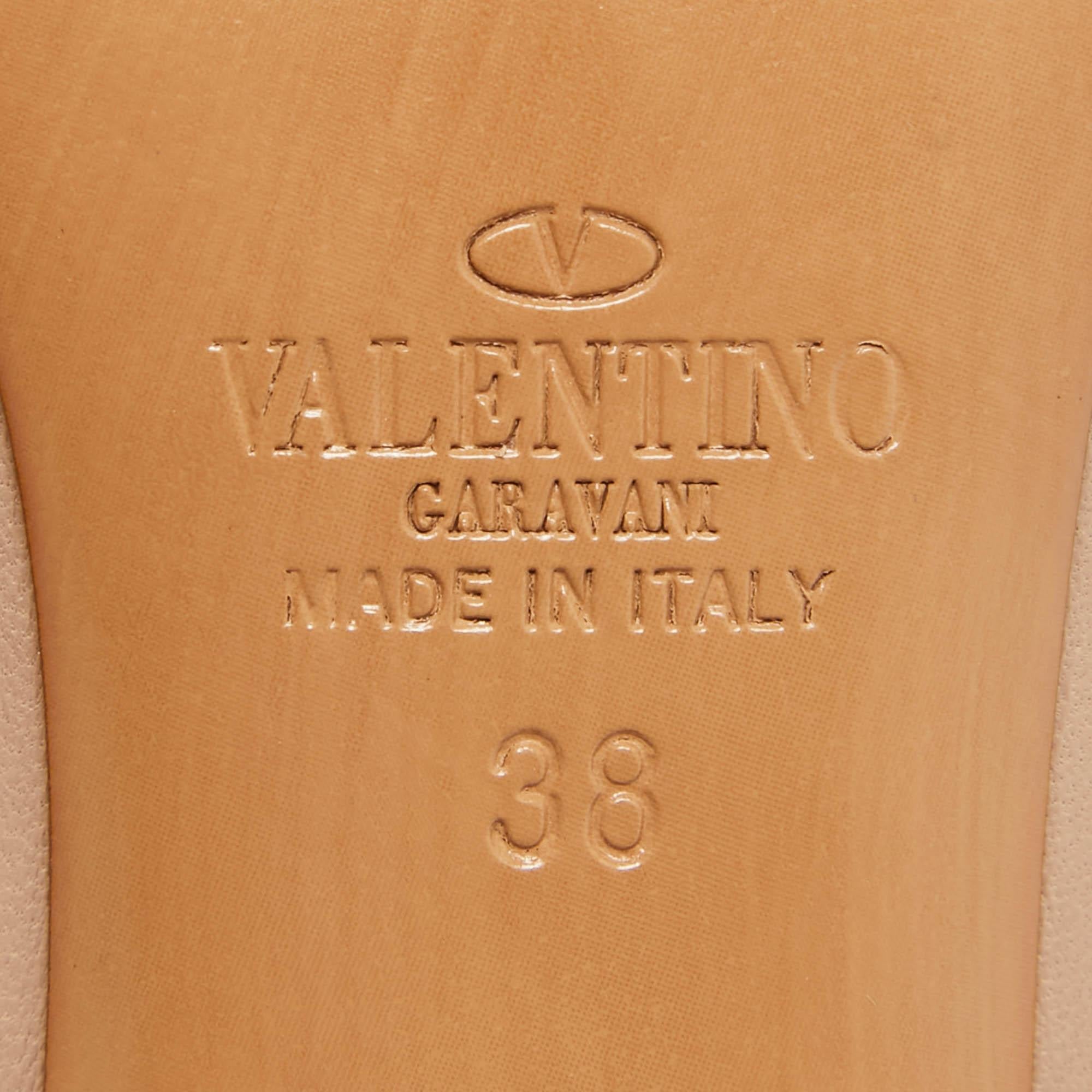 Valentino Beige Leather Buckle Detail Pointed Toe Pumps Size 38 For Sale 5