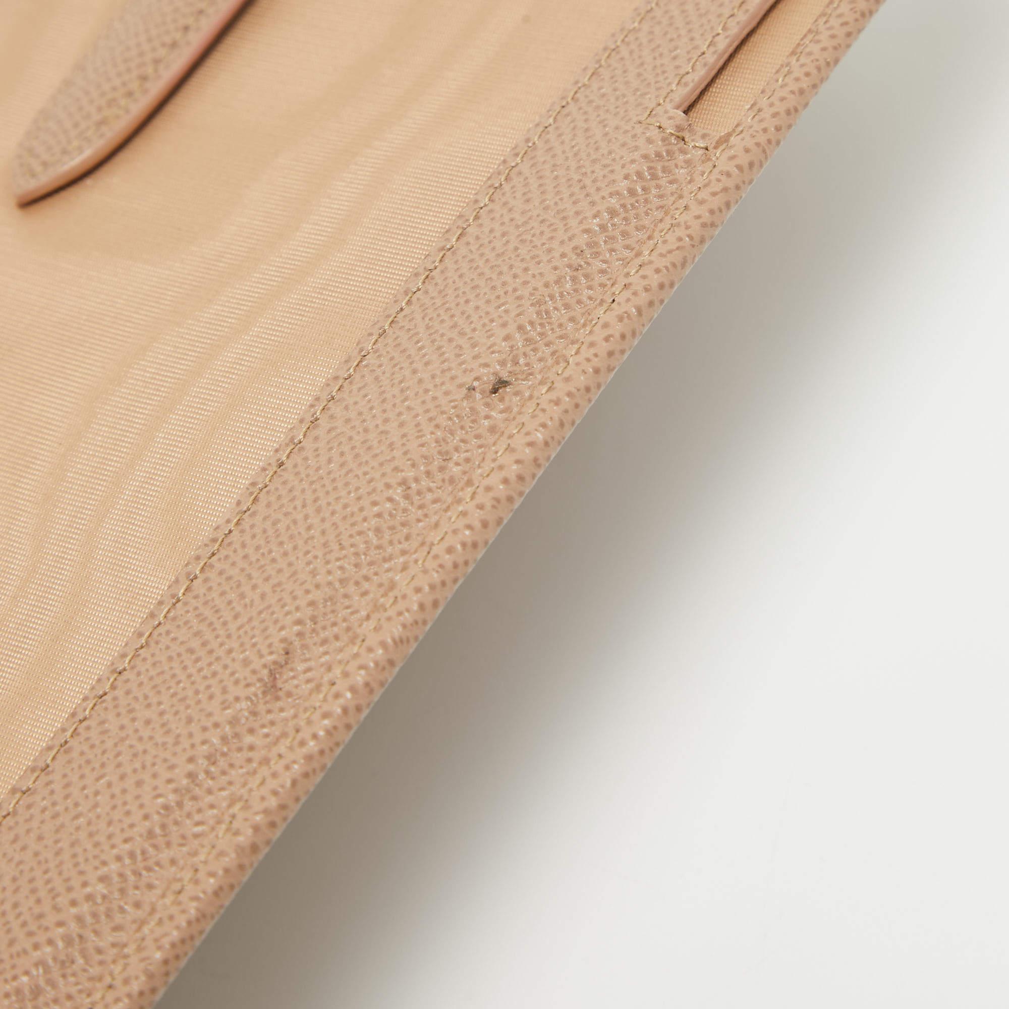 Valentino Beige Leather Flap iPad Cover For Sale 6