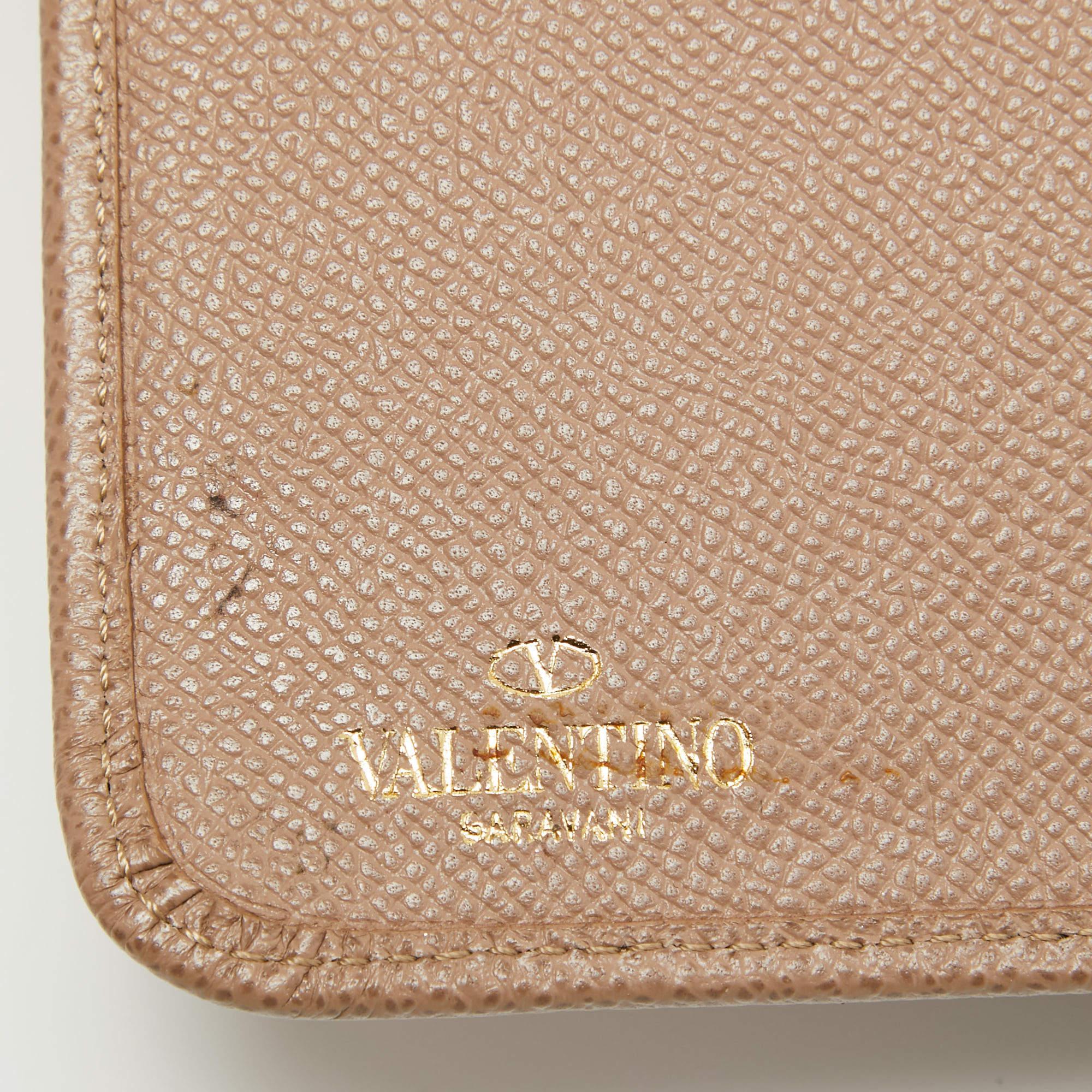 Valentino Beige Leather Flap iPad Cover For Sale 4