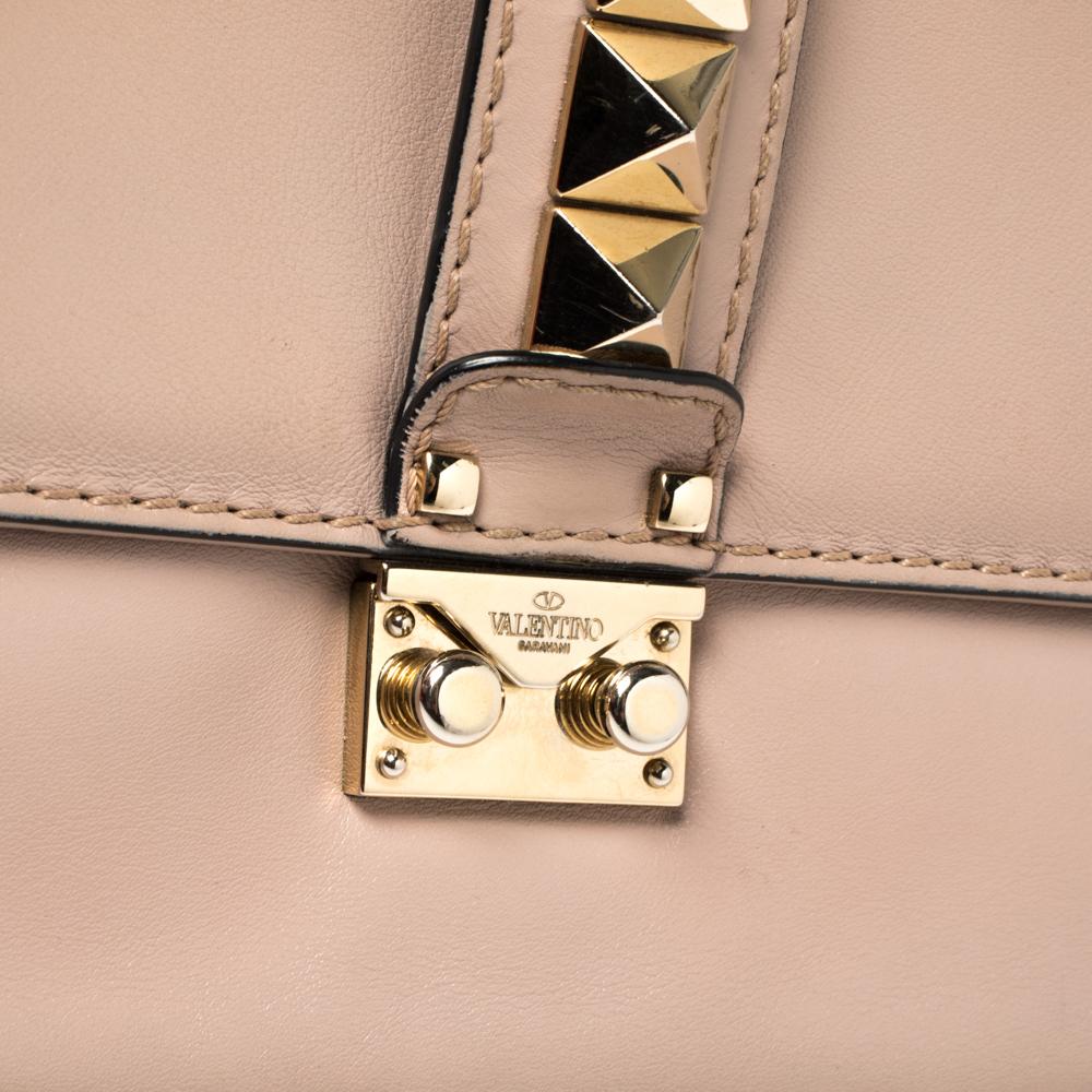 Valentino Borsa media Rockstud Glam Lock Flap in pelle beige 5
