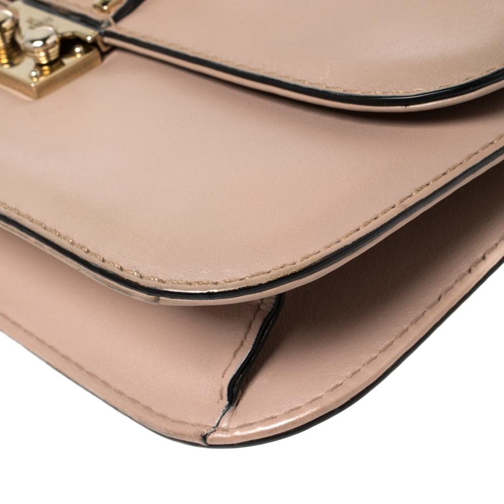 Valentino Borsa media Rockstud Glam Lock Flap in pelle beige 6