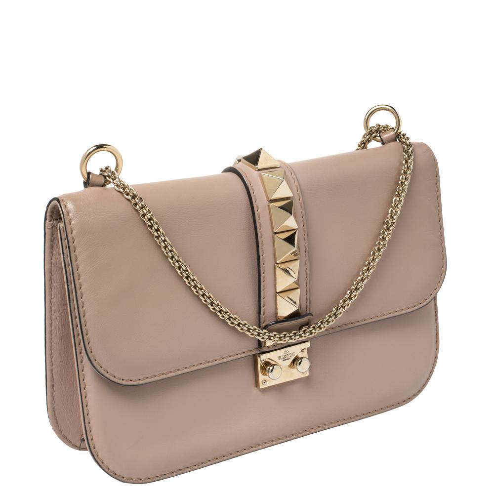 Valentino Borsa media Rockstud Glam Lock Flap in pelle beige In condizioni buone a Dubai, Al Qouz 2